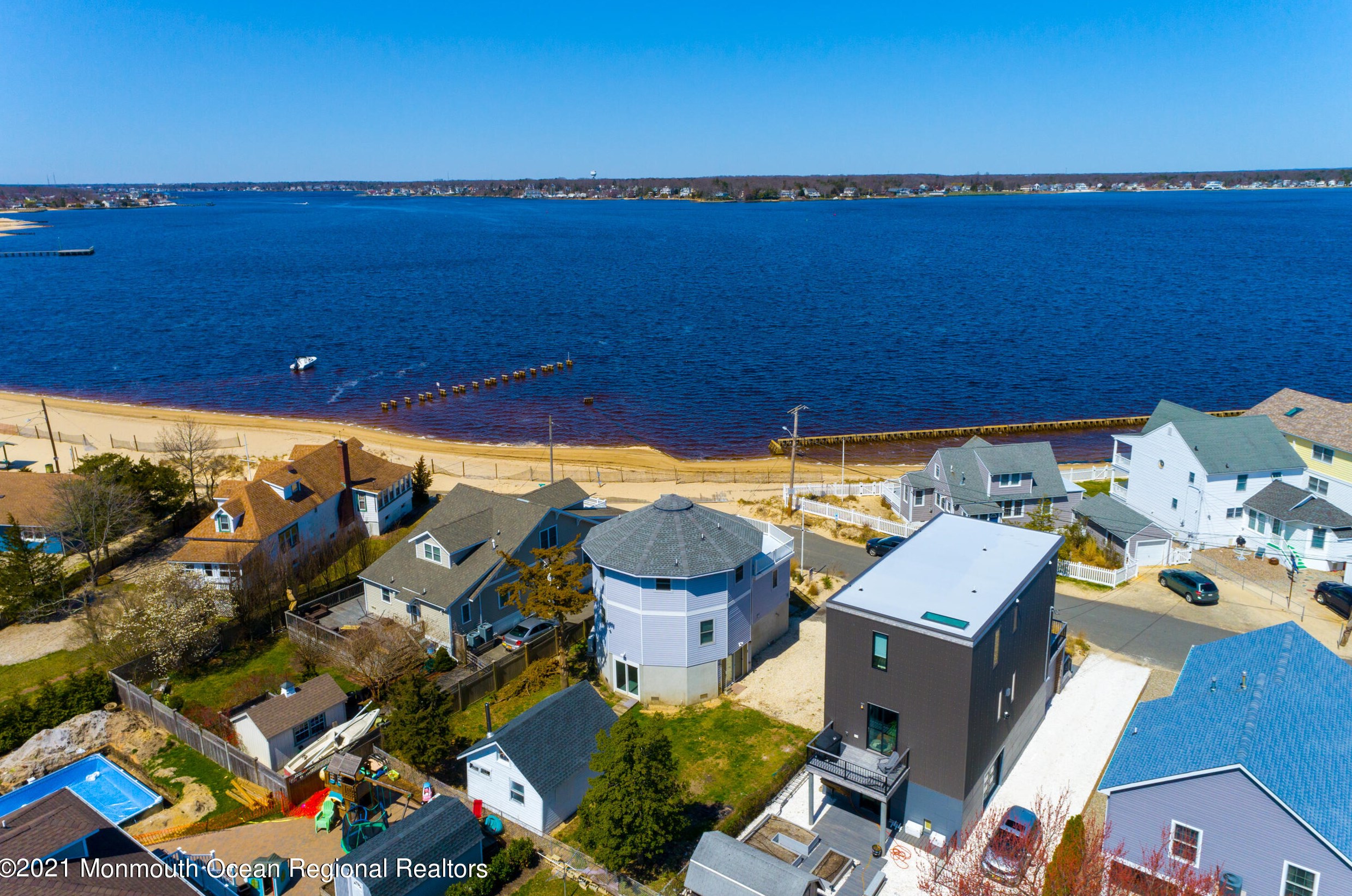 424 Longport Ave E, Ocean Gate, NJ 08740