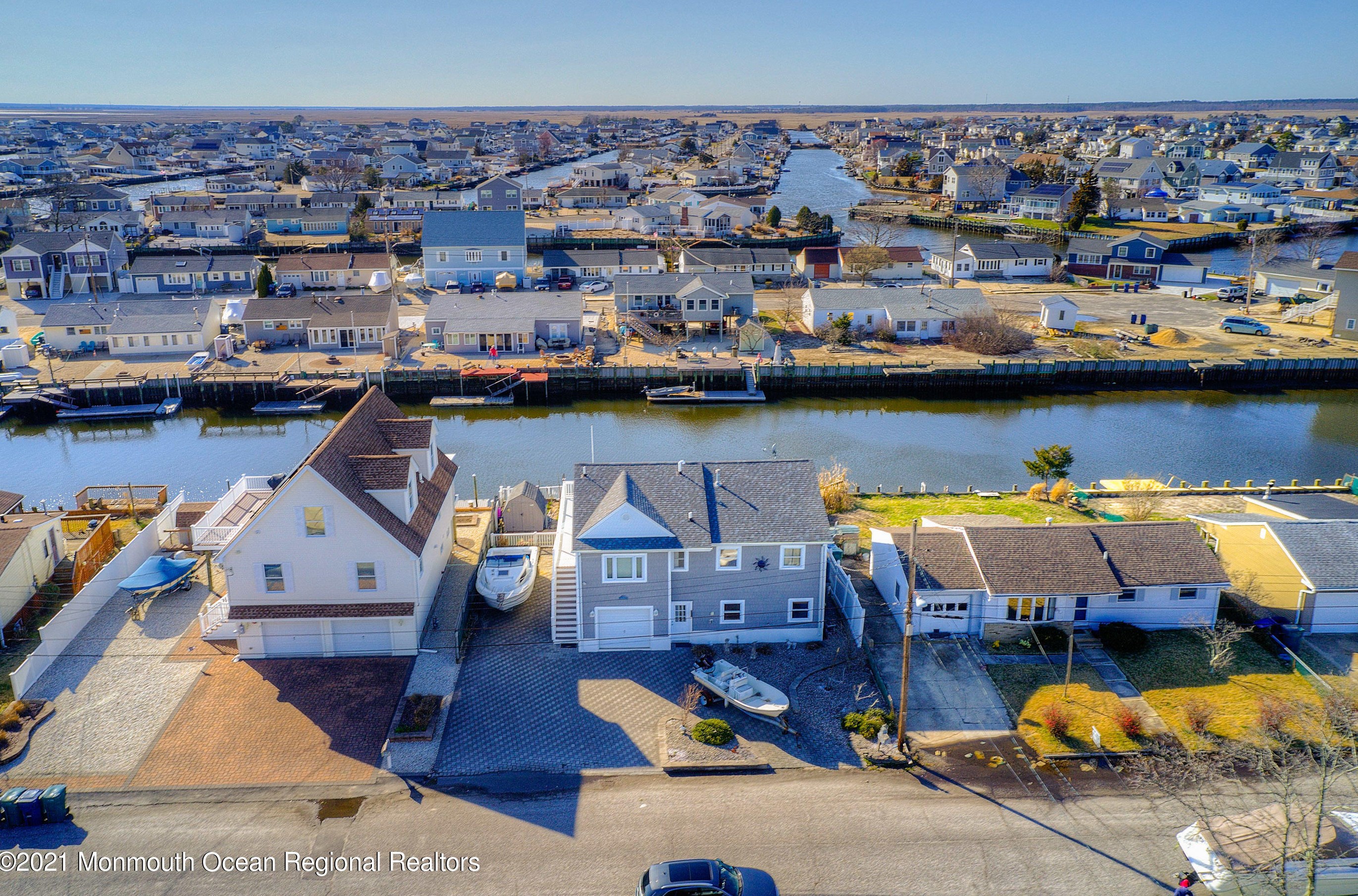17 Forecastle Dr, Tuckerton, NJ 08087-1549