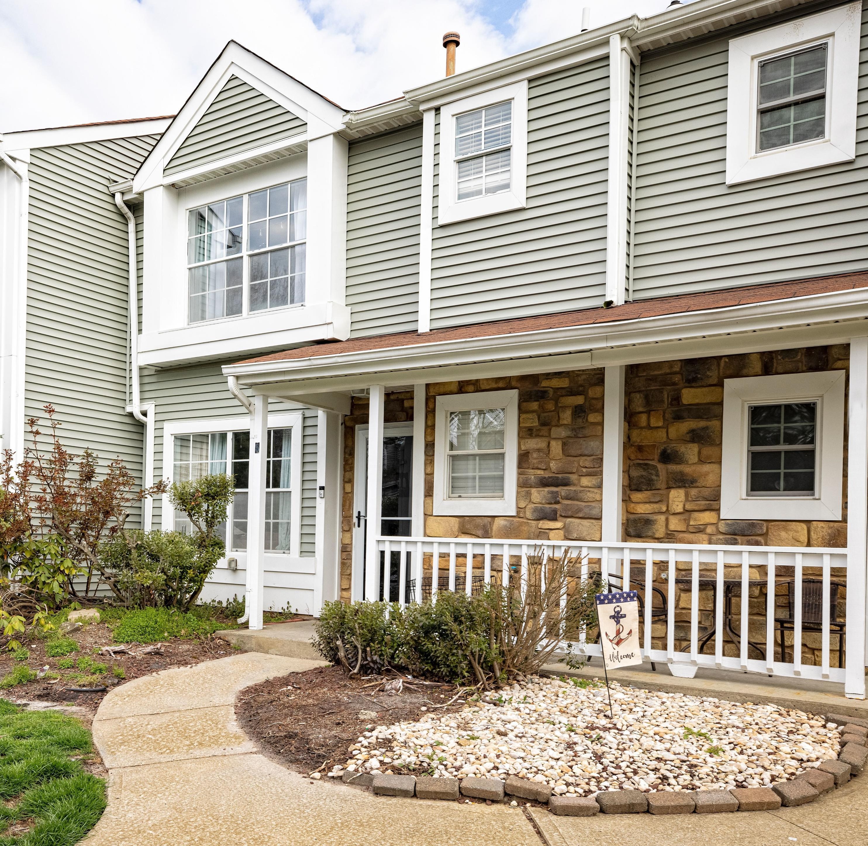5 Horseshoe Ct, Wall Township, NJ 07753-7663