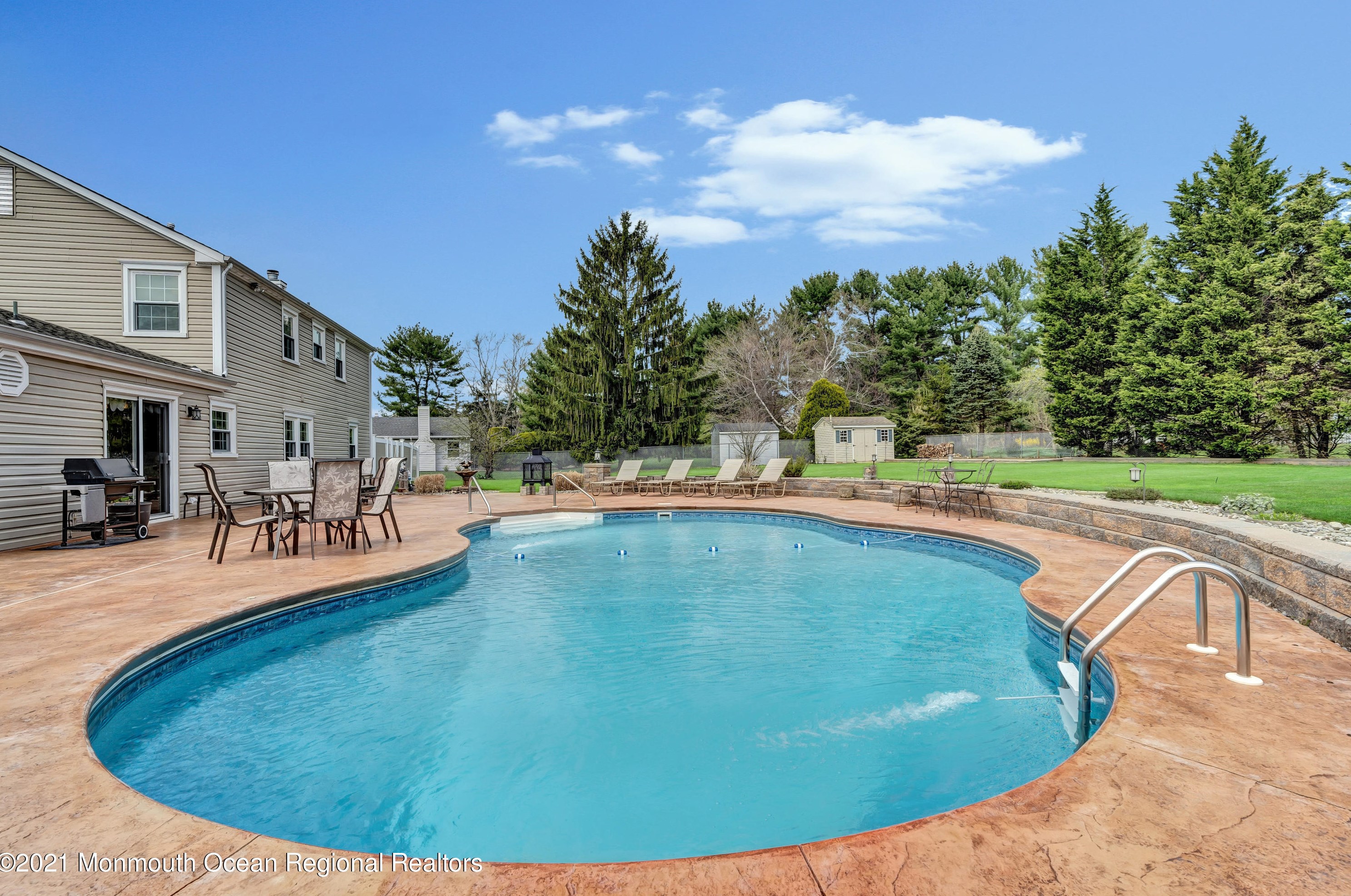 10 Spruce St, East Freehold, NJ 07728