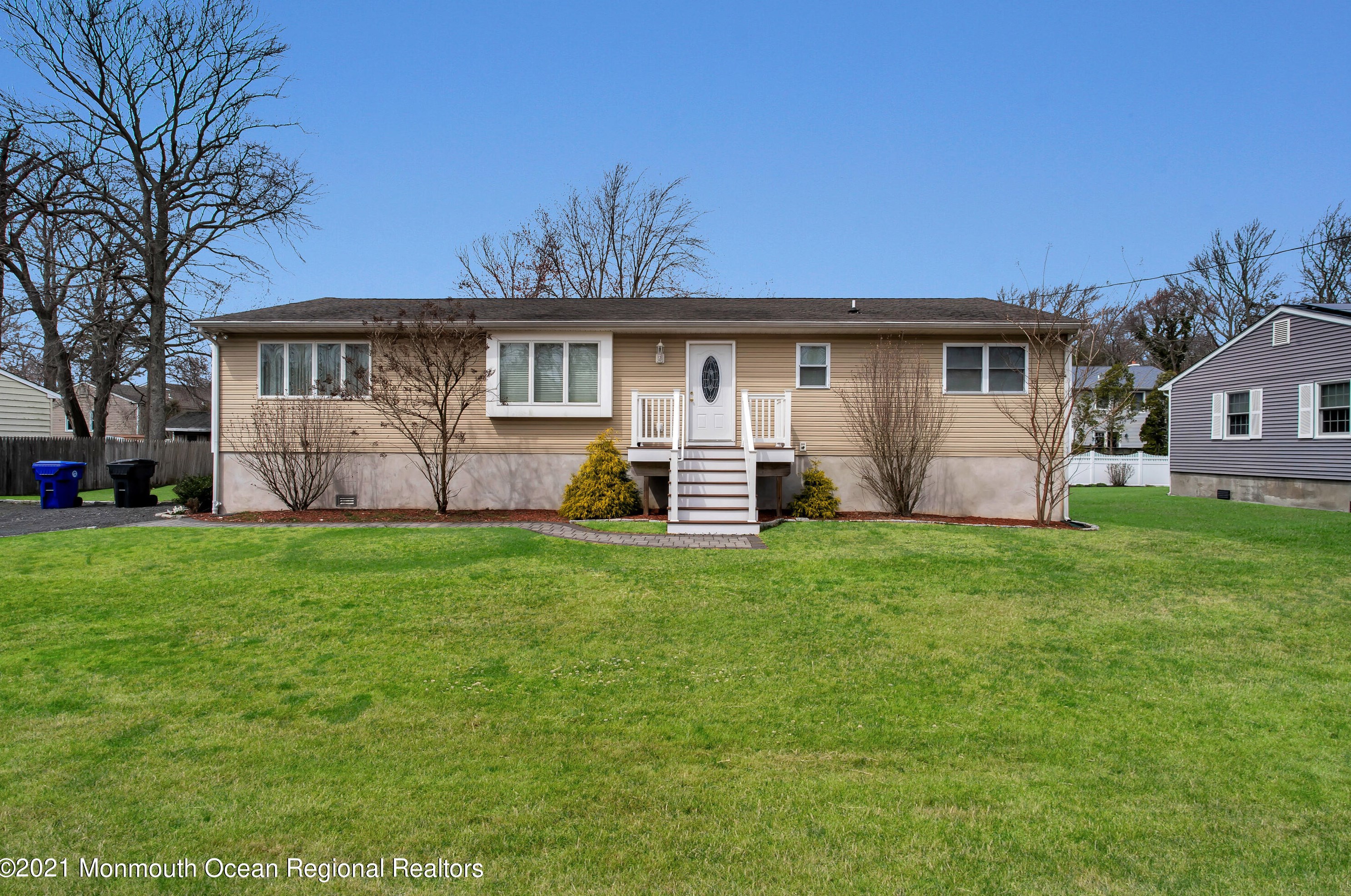 74 Venice Dr, Bricktown, NJ 08723