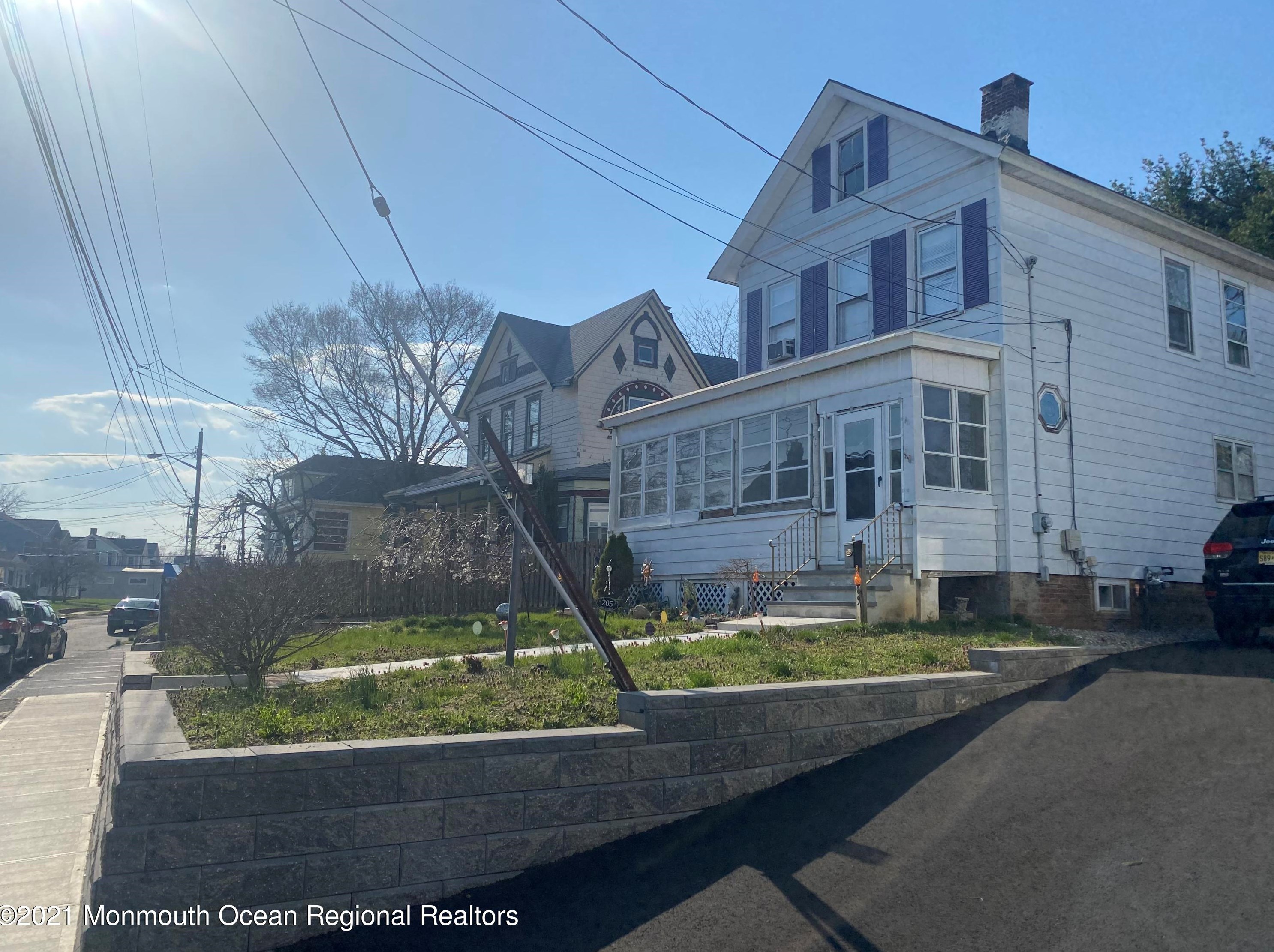 205 2nd St, Keyport NJ  07735-1811 exterior