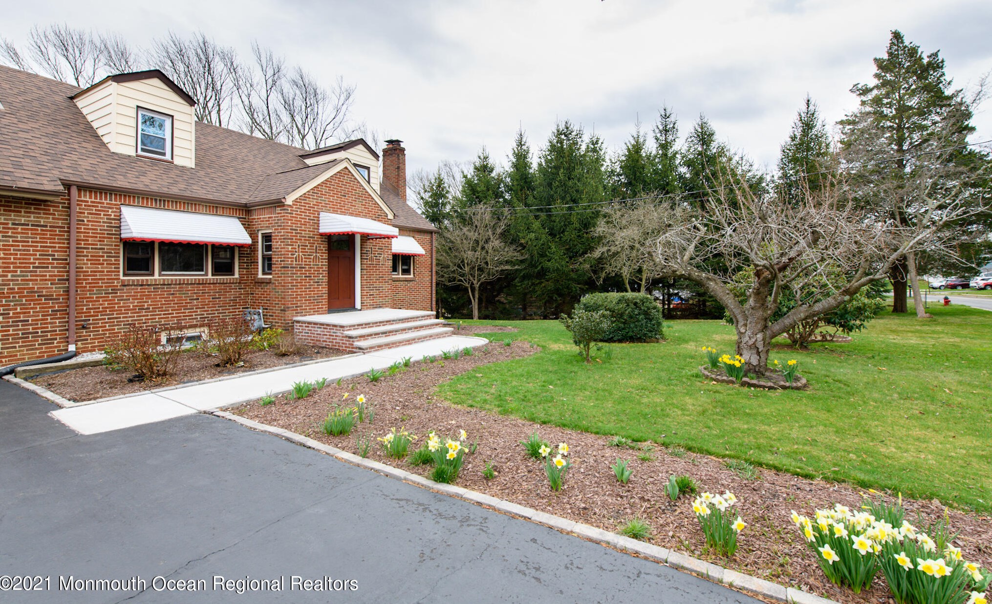 62 Middlesex Rd, Matawan, NJ 07747-3031