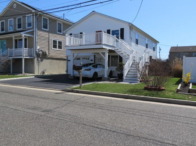 208 Henry St, Keyport, NJ 07735-2642