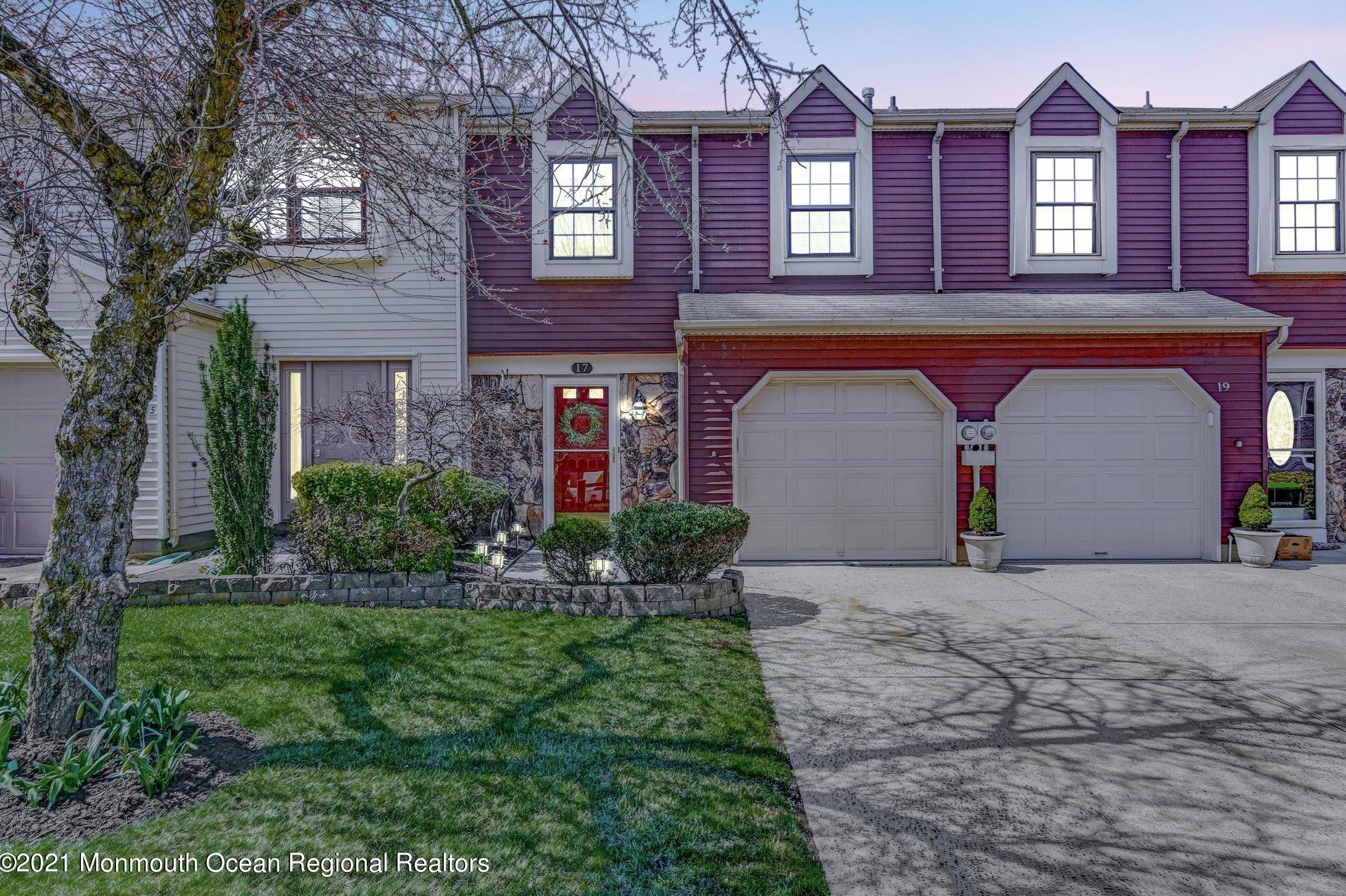 17 Knoll Ct, Matawan, NJ 07747-9513