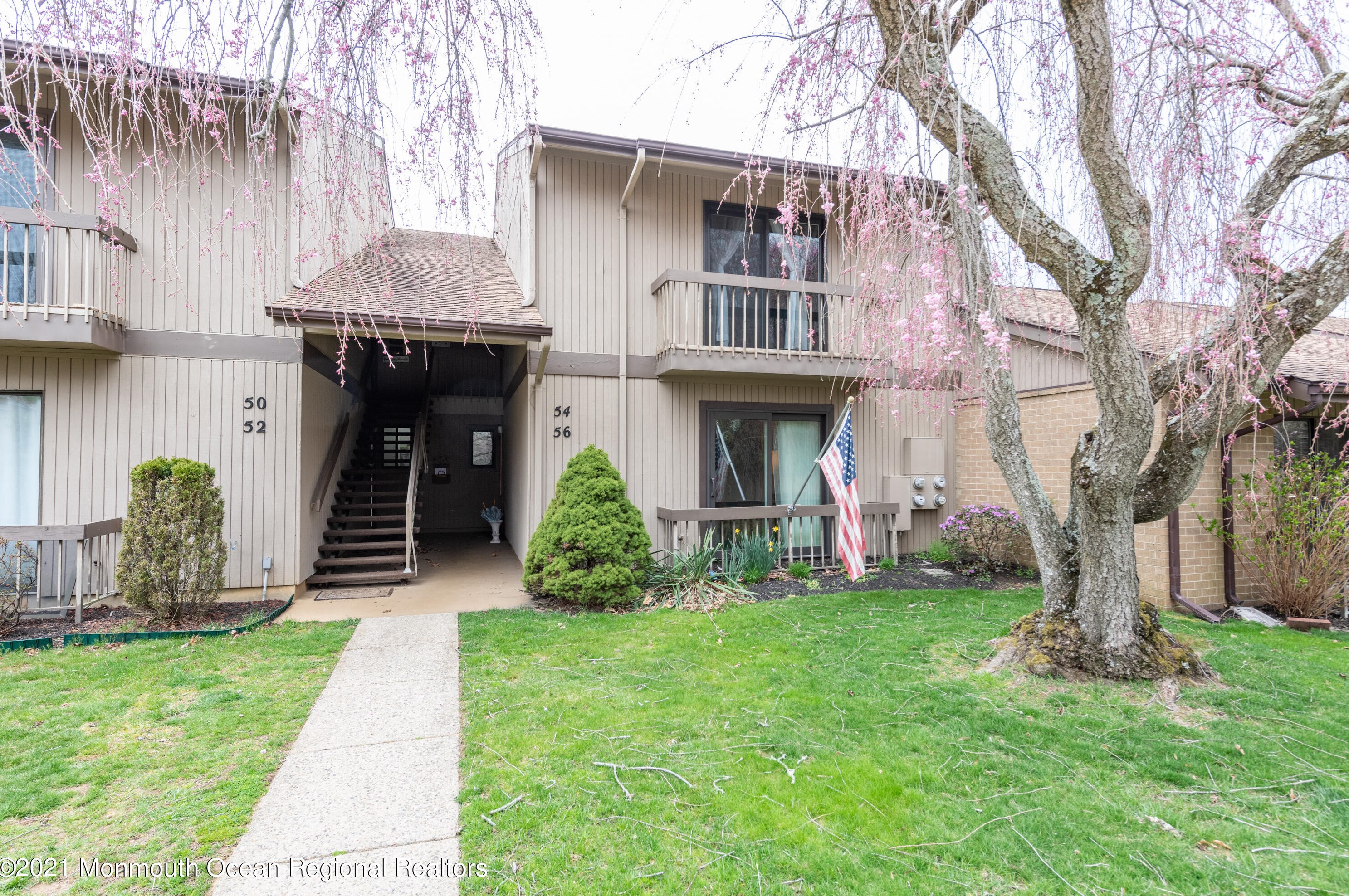 56 Claremont Ct, Tinton Falls, NJ 07701