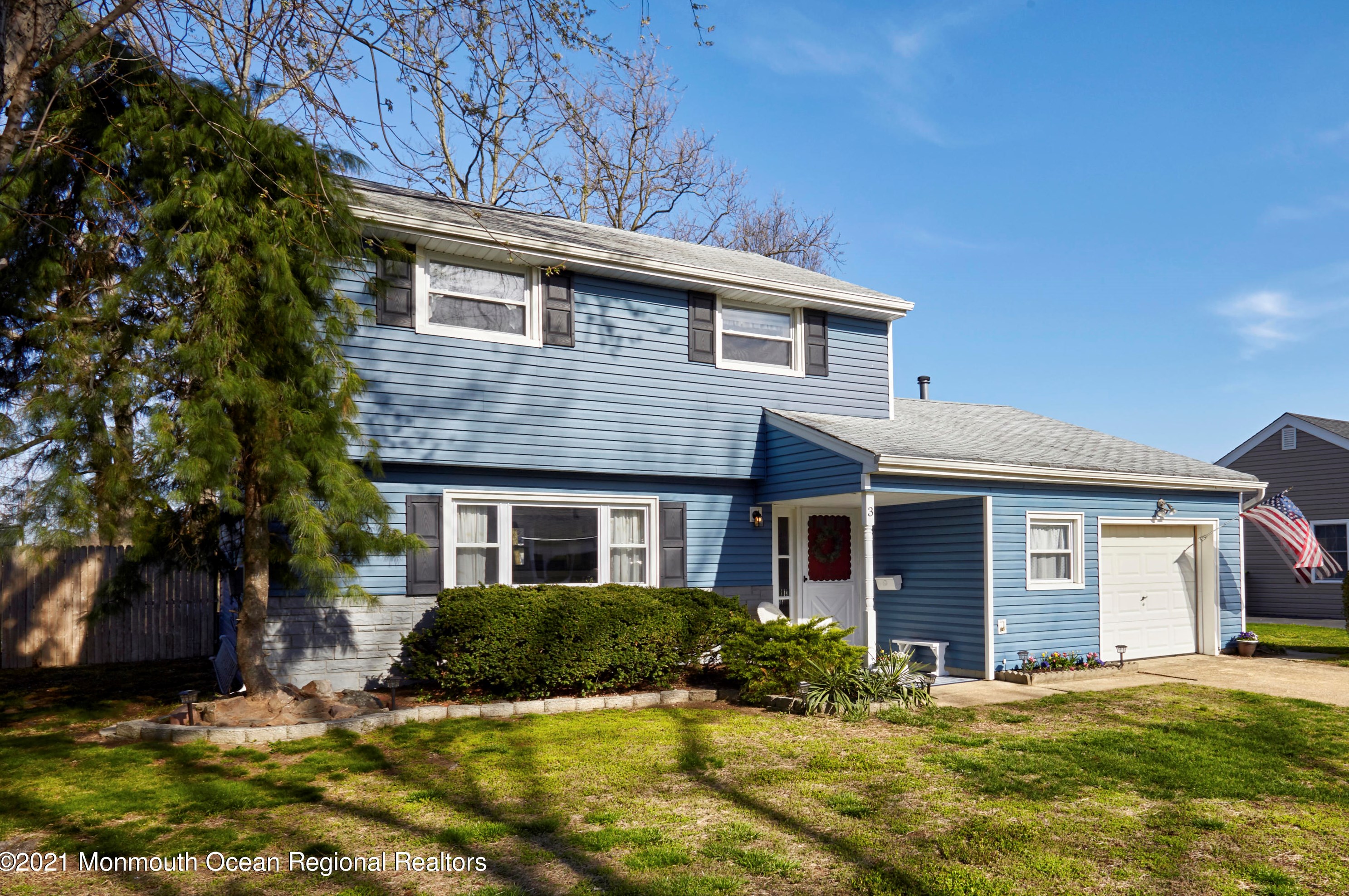 3 Buttonwood Pl, Hazlet, NJ 07730