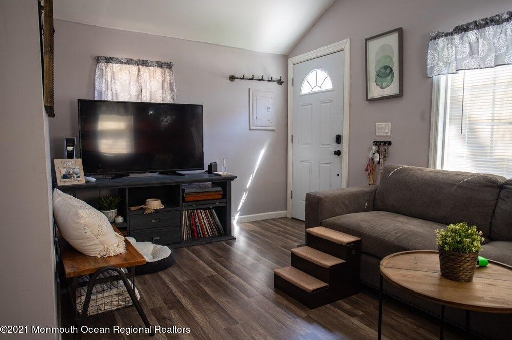 212 Bishop James H Clark Pl, Cliffwood, NJ 07721-1039