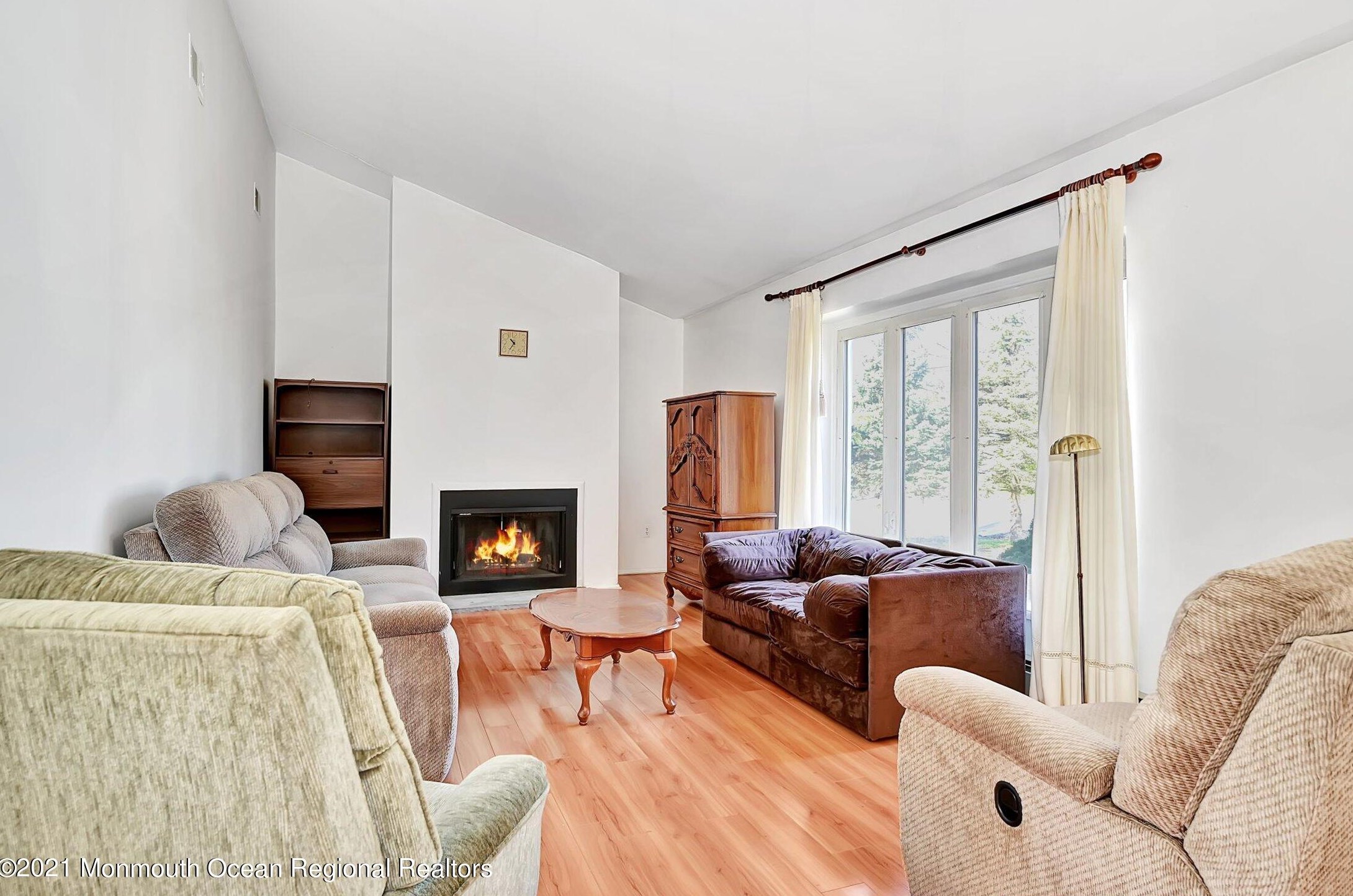 585 Robin Hood Rd, Bricktown, NJ 08724