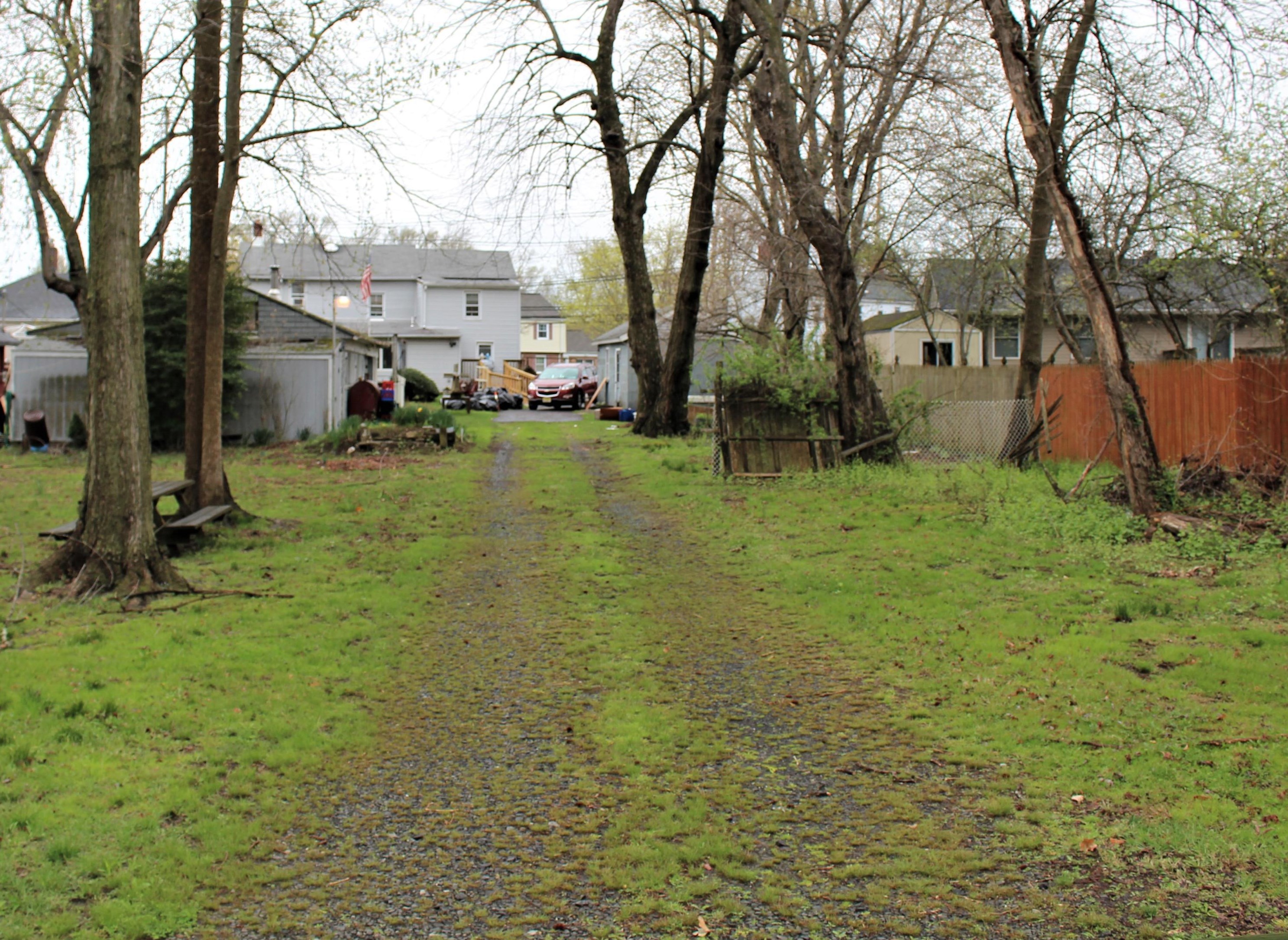 14 New Brunswick Ave, Matawan, NJ 07747-2422