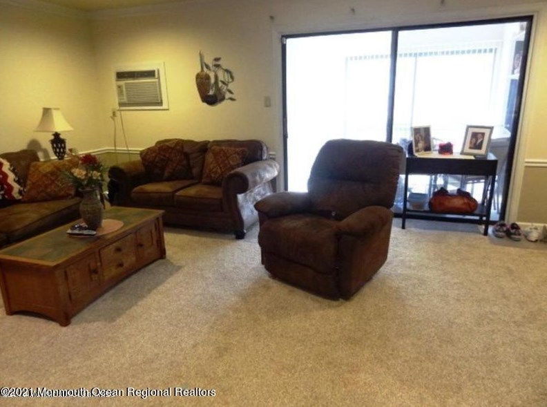 130 Amberly Dr #b, Millstone Township, NJ