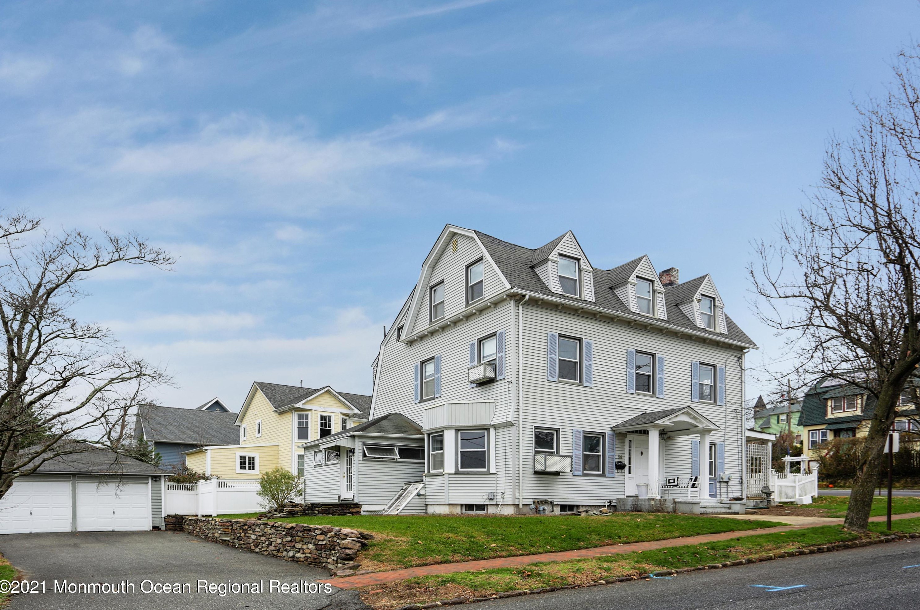 38 Mount Ave E, Atlantic Highlands, NJ 07716