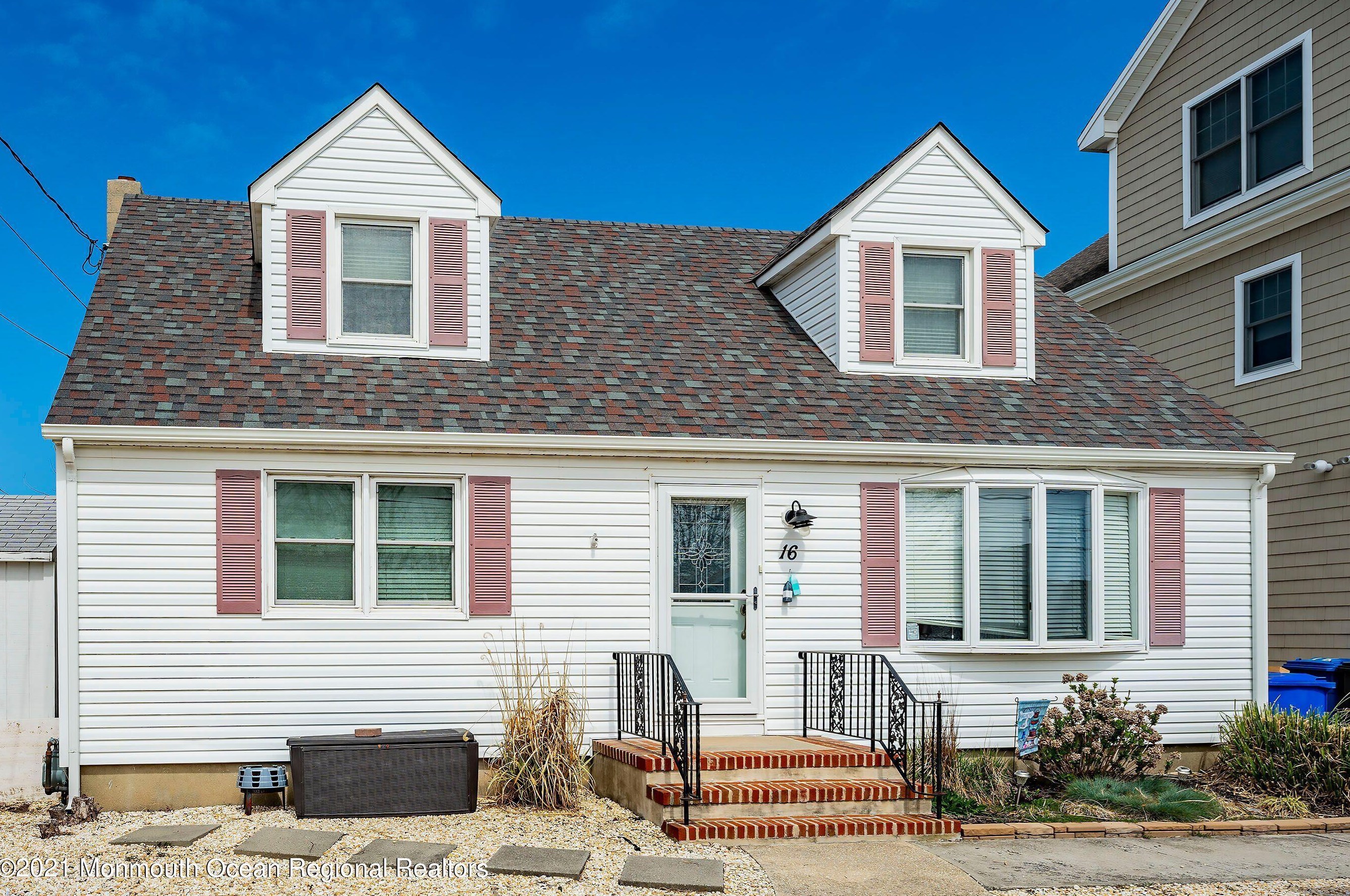 16 Point Rd, Toms River, NJ 08753-6251