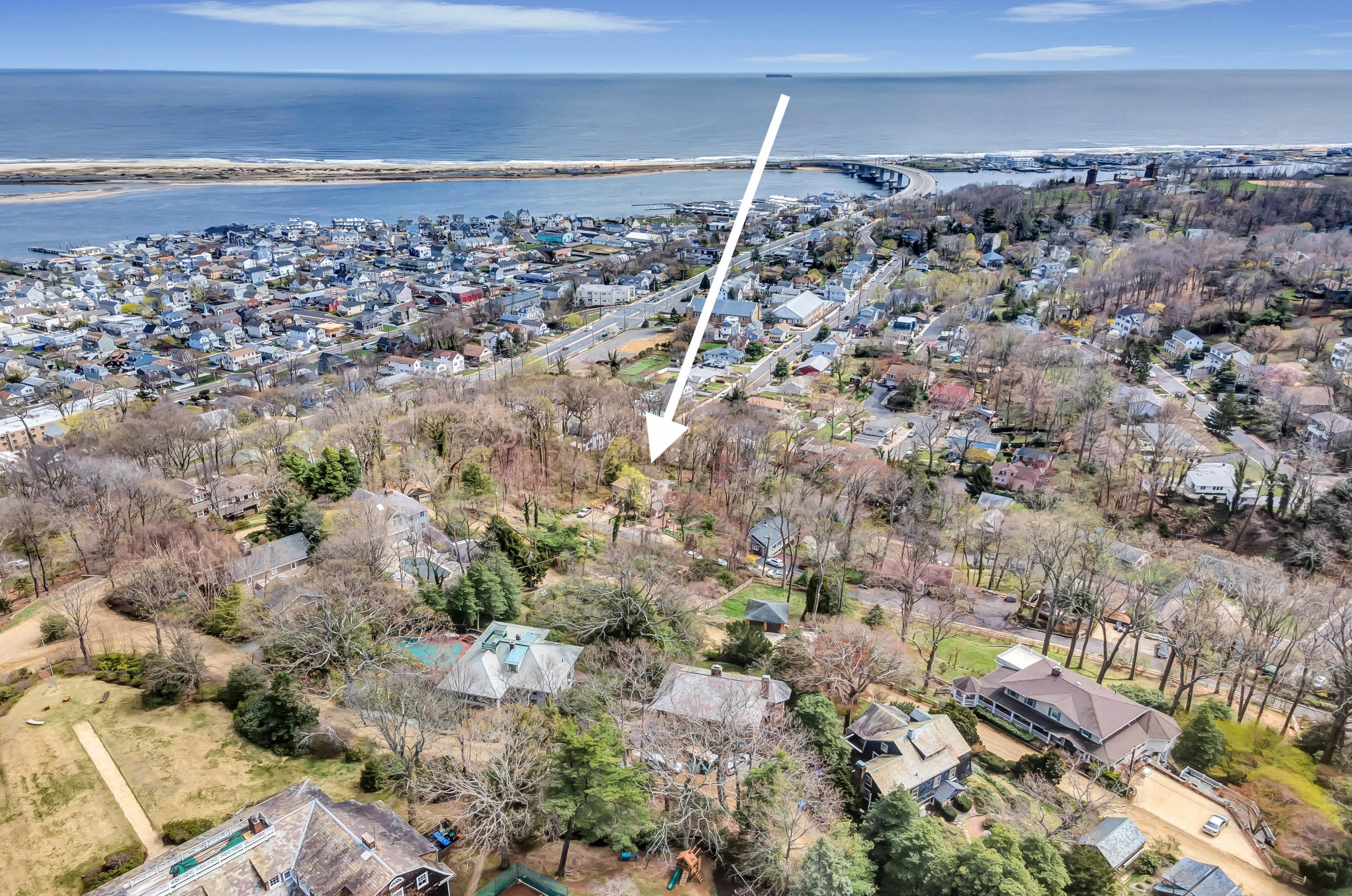 14 Peak Street N, Monmouth Hills, NJ 07732