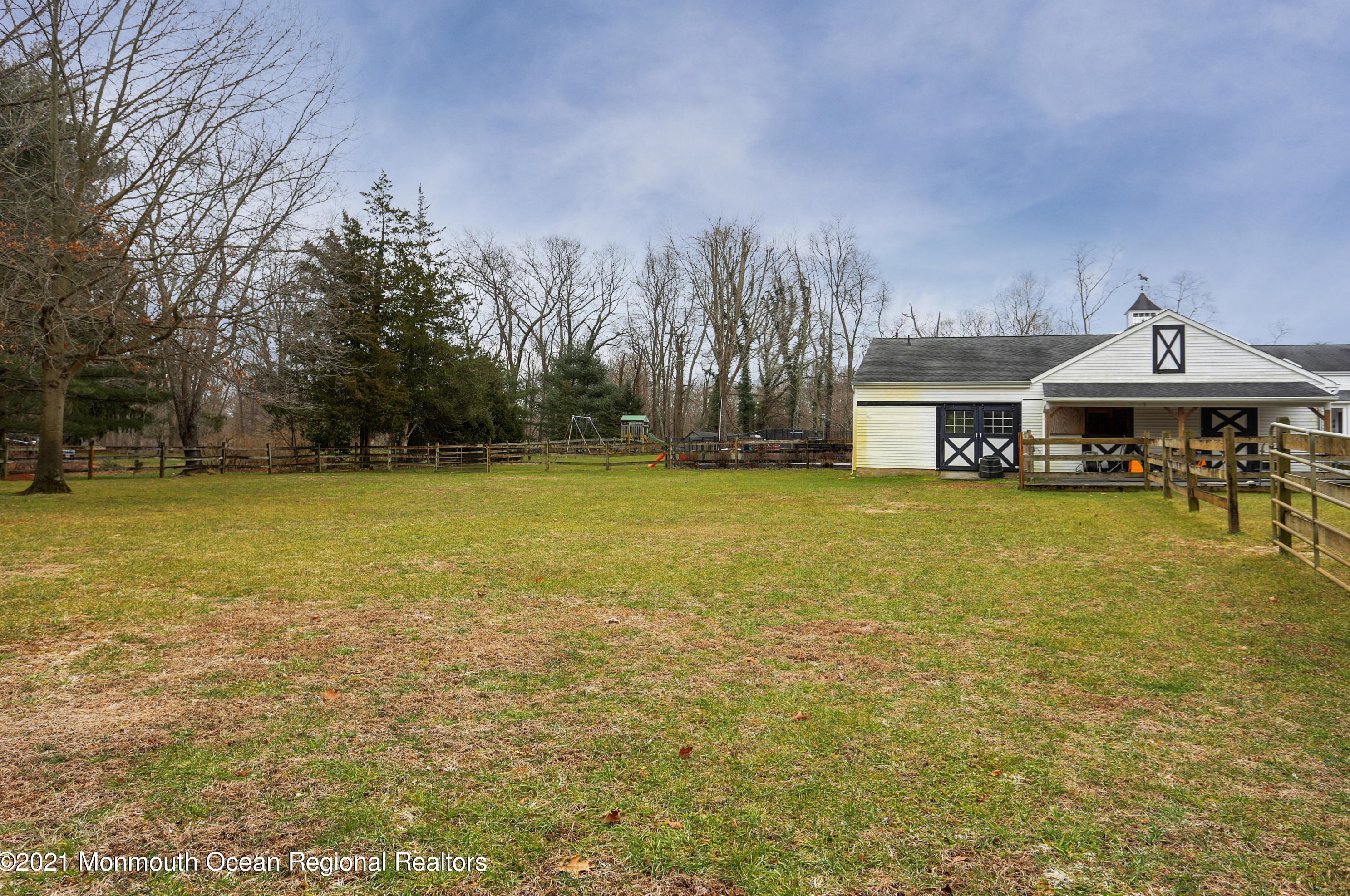 60 Creamery Rd, Vanderburg NJ  07722-1565 exterior