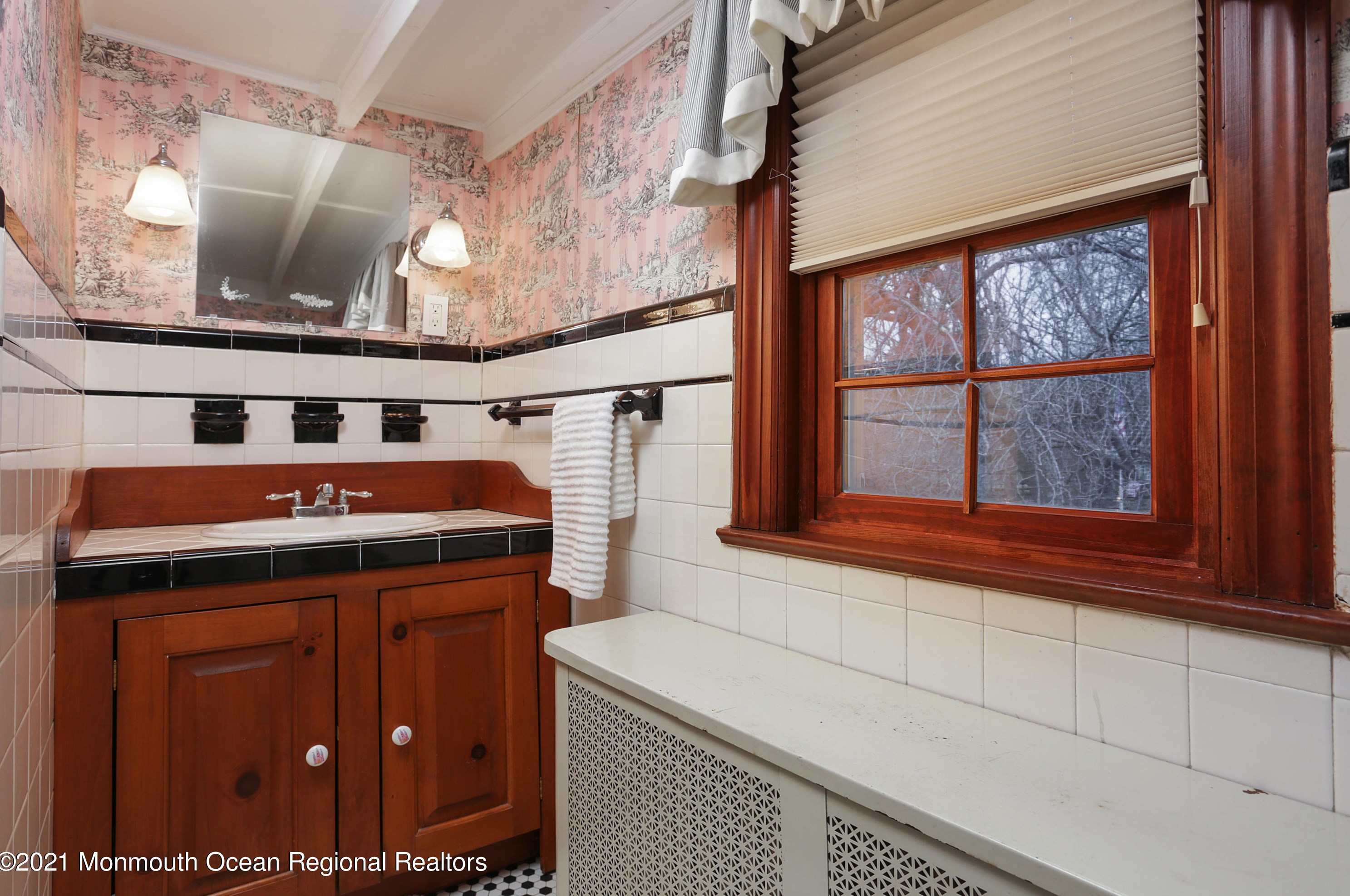 60 Creamery Rd, Vanderburg NJ  07722-1565 exterior