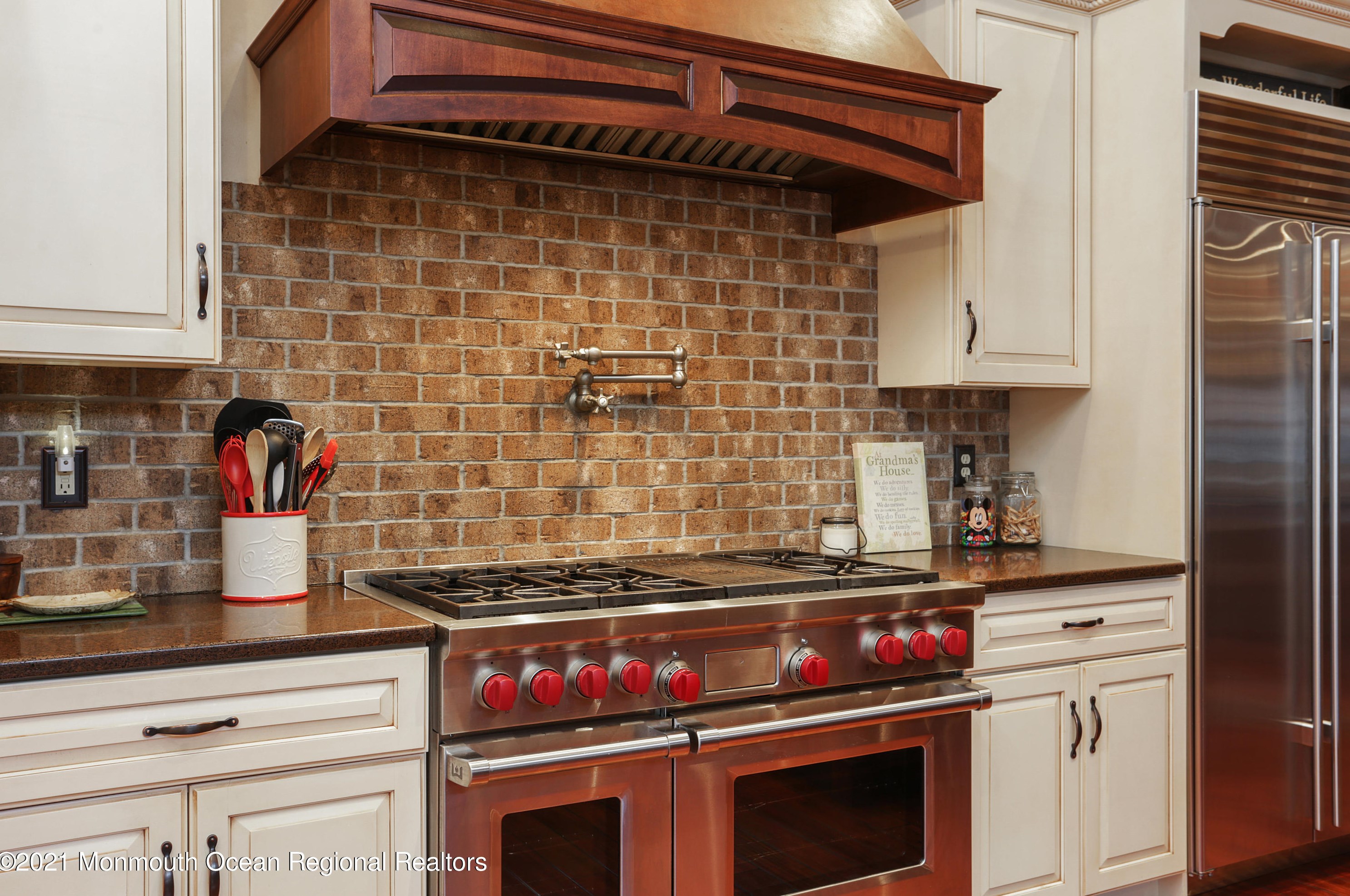 60 Creamery Rd, Vanderburg NJ  07722-1565 exterior