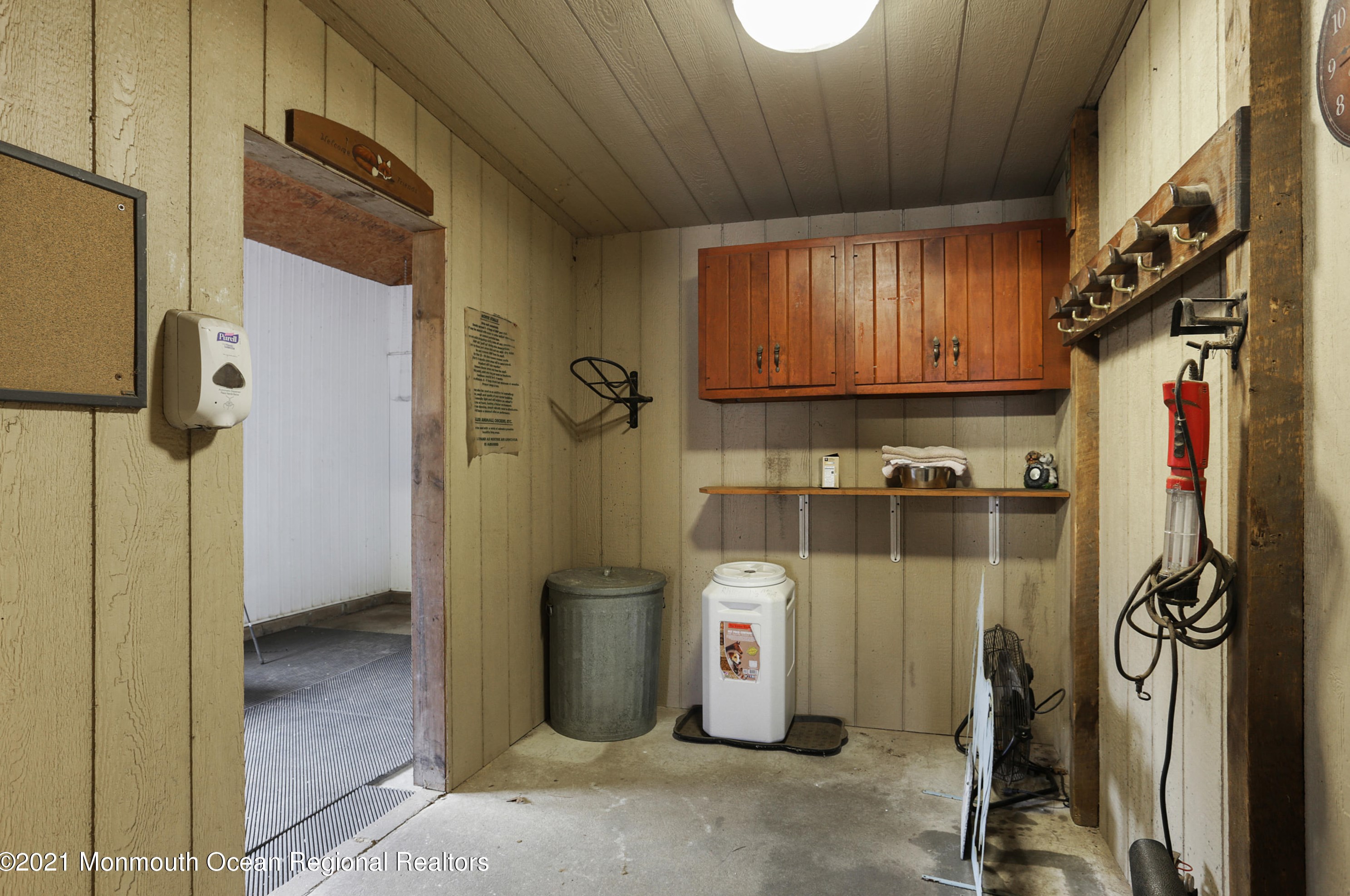 60 Creamery Rd, Vanderburg NJ  07722-1565 exterior