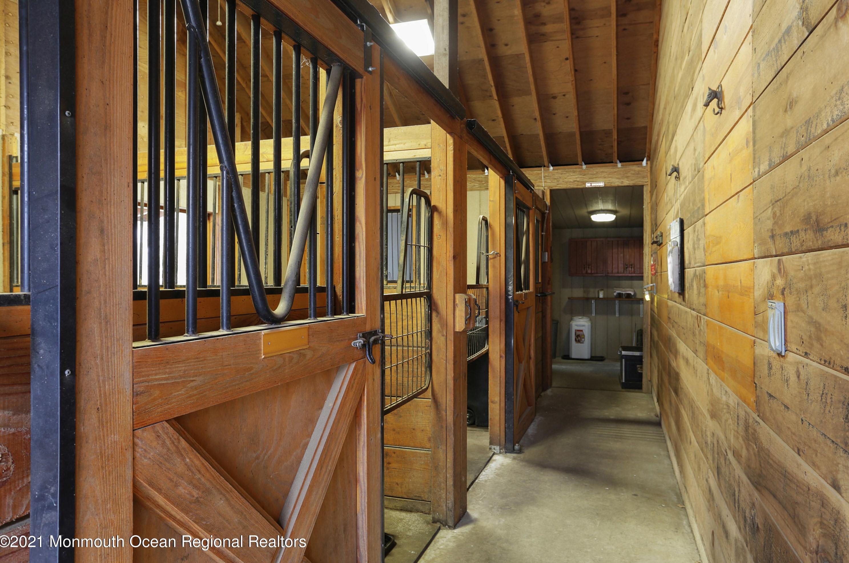 60 Creamery Rd, Vanderburg NJ  07722-1565 exterior