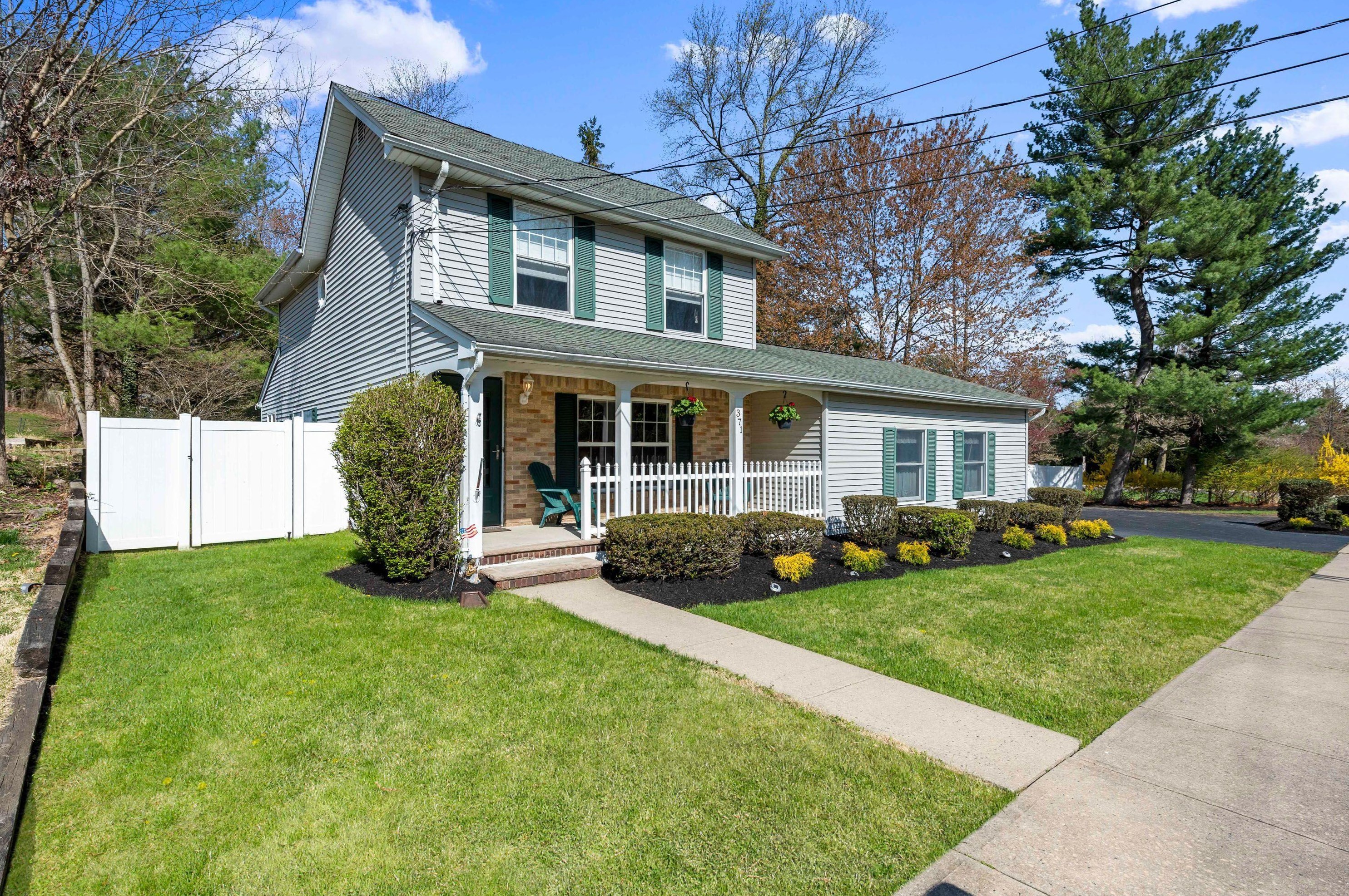 371 Line Rd, Matawan, NJ 07747-1701