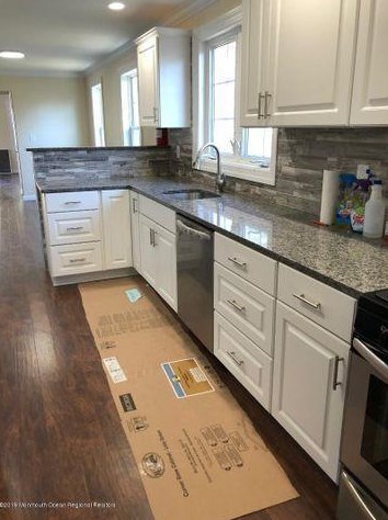 250 Seabreeze Ave, Middletown, NJ 07748
