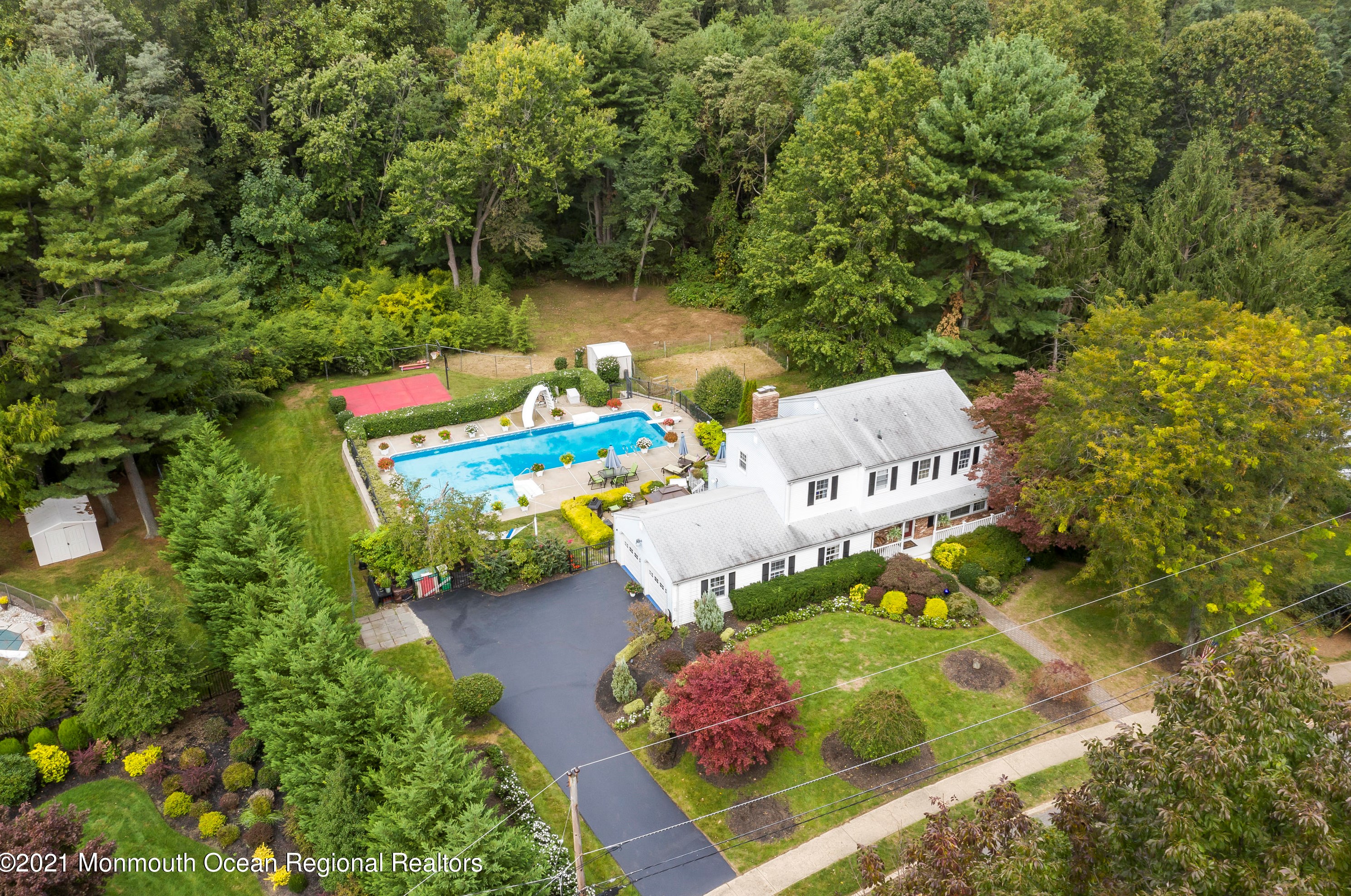 40 Devonshire Ct, Middletown, NJ 07748