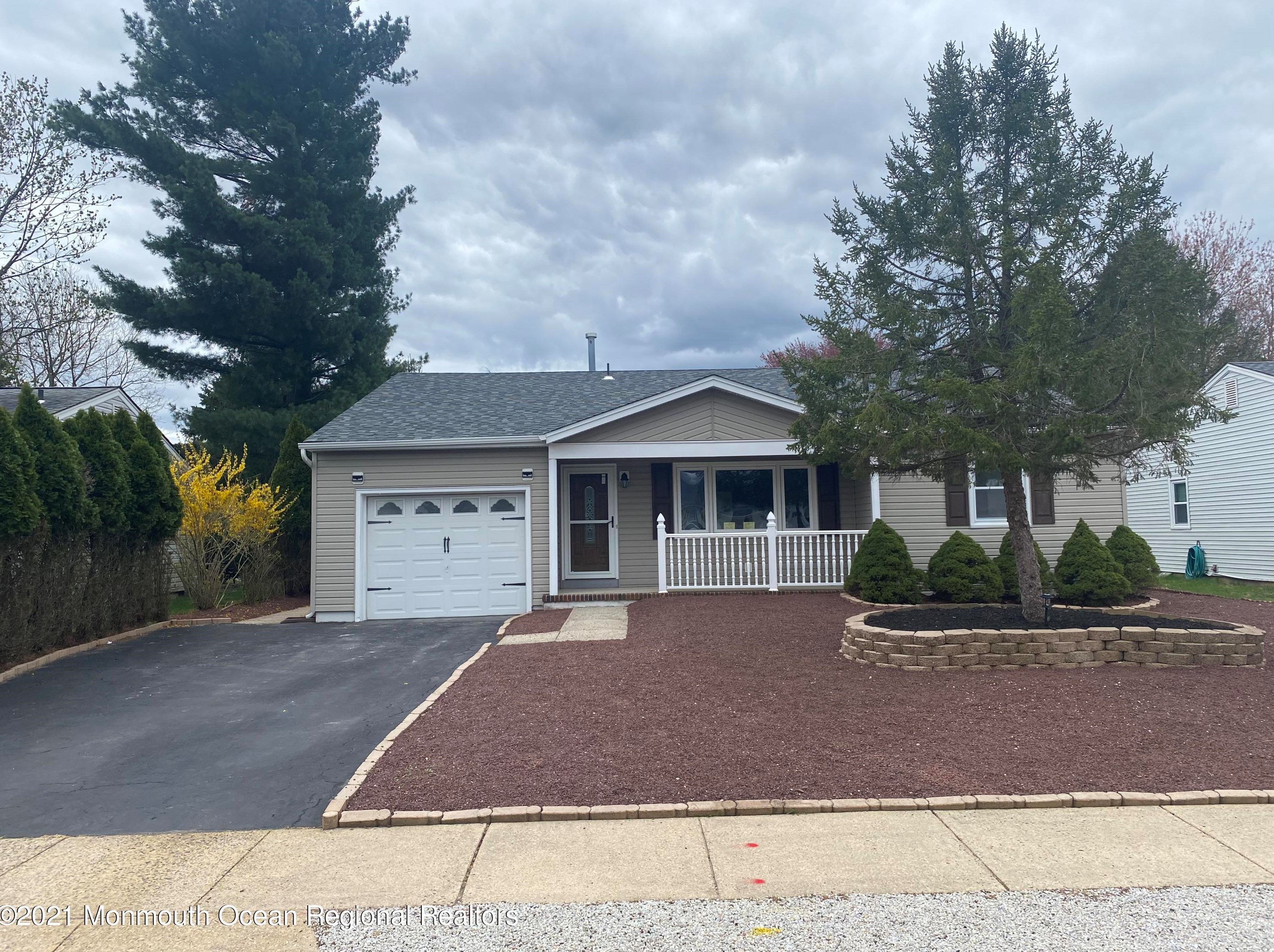 87 Carlisle Rd, Toms River NJ  08757-5627 exterior