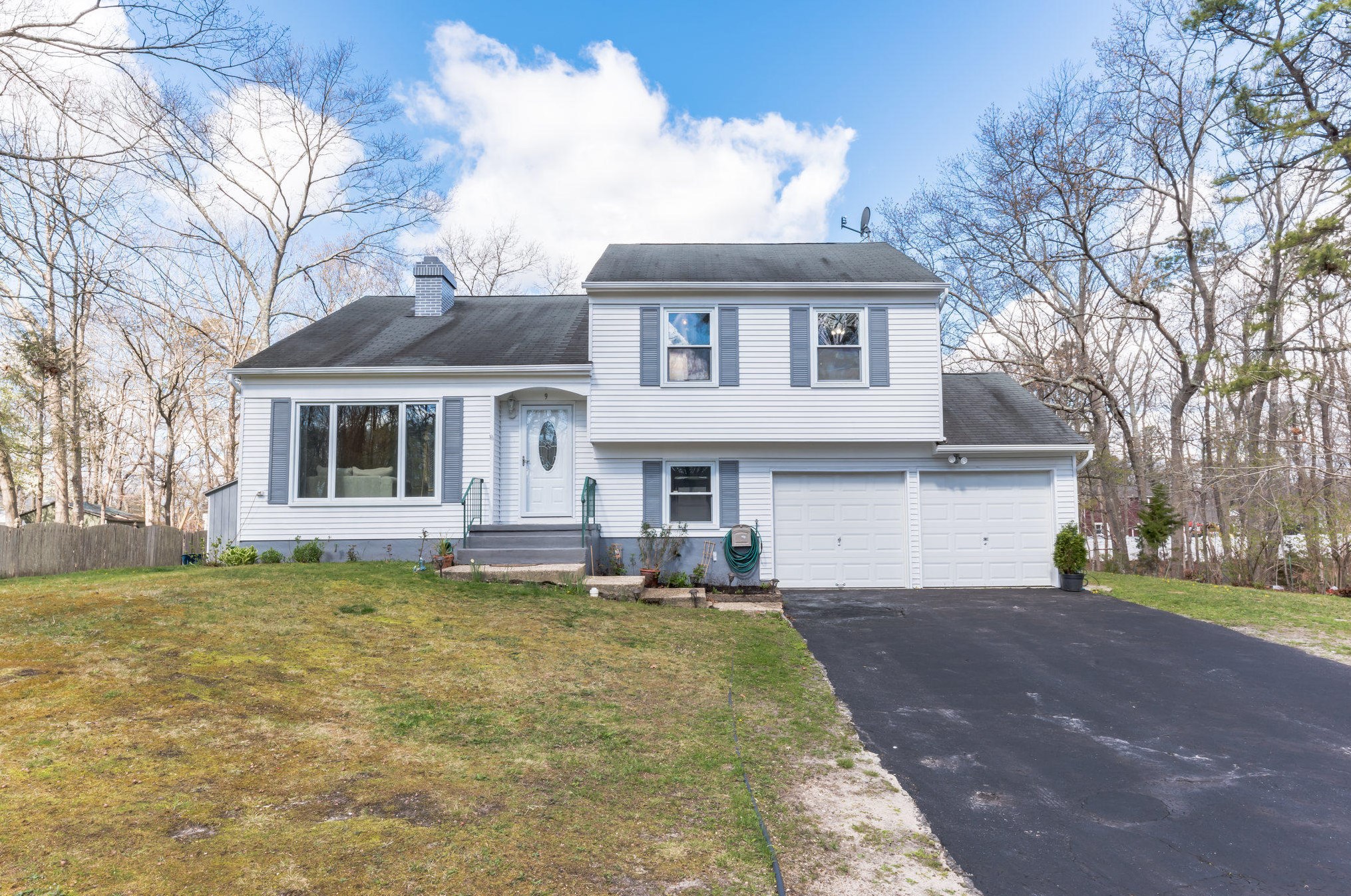 9 1st St, Barnegat Township, NJ 08005-1210