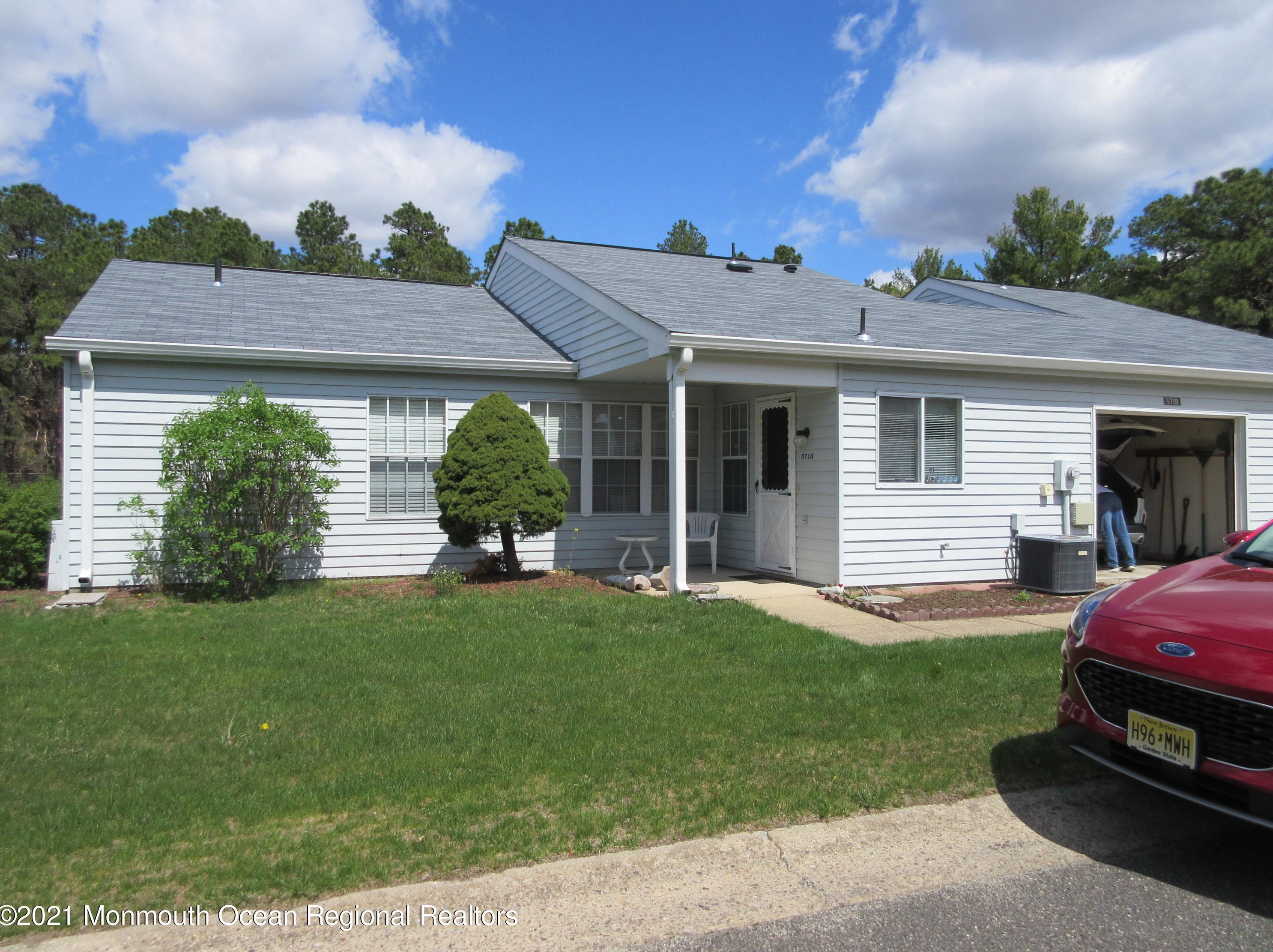 571 Sheffield Dr #b, Lakehurst, NJ 08759