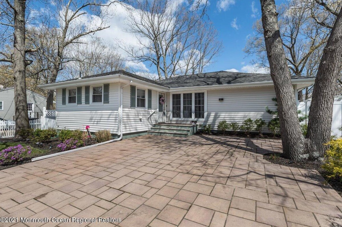 938 Lynnwood Ave, Bricktown, NJ 08723