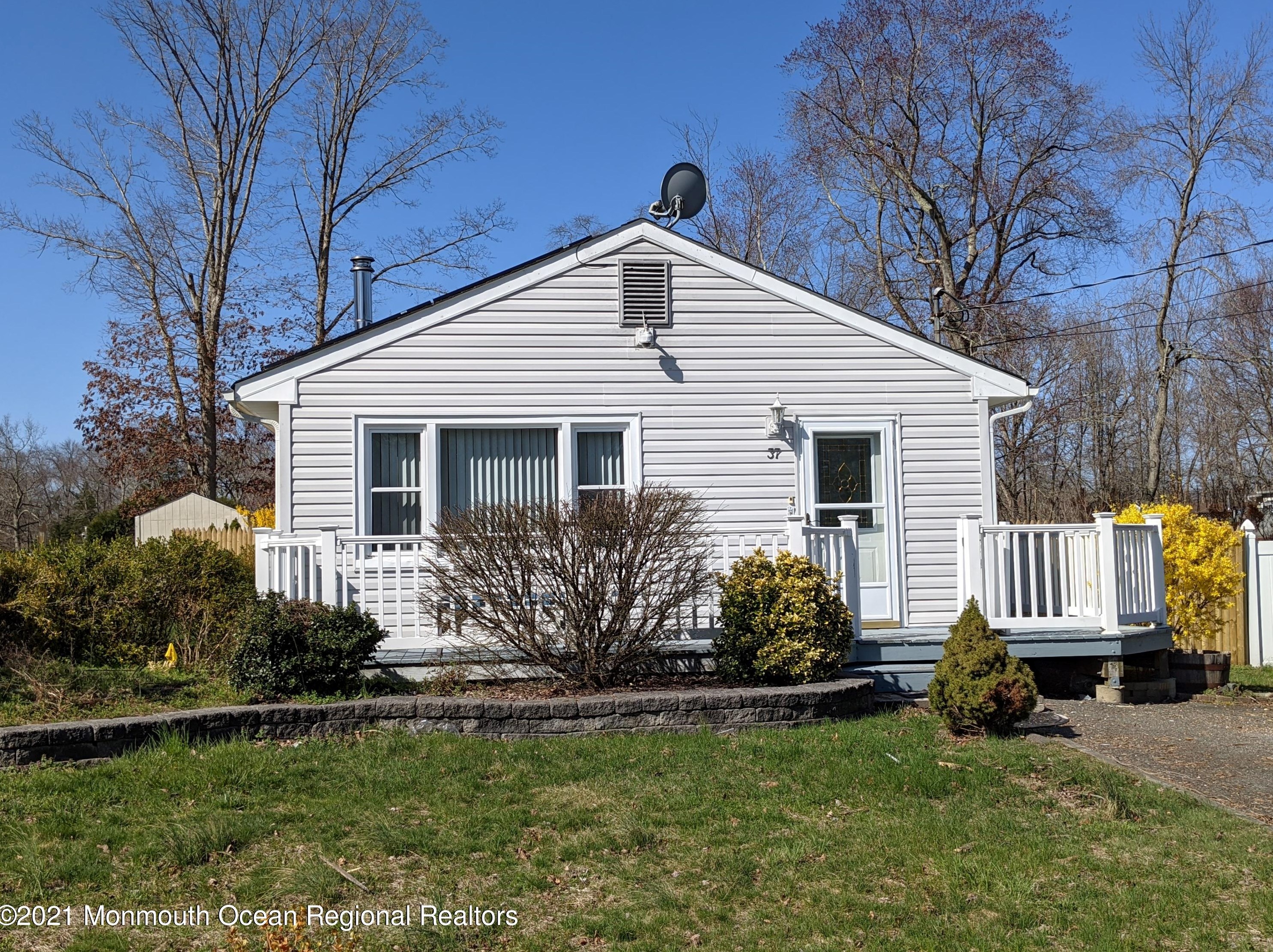 37 Smith St, Wall Township, NJ 07731