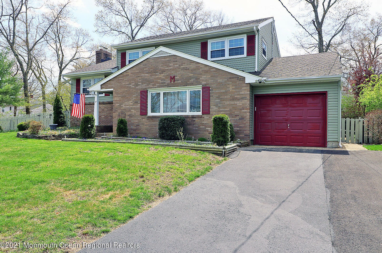 11 Morningside Dr, Toms River, NJ 08755-5107