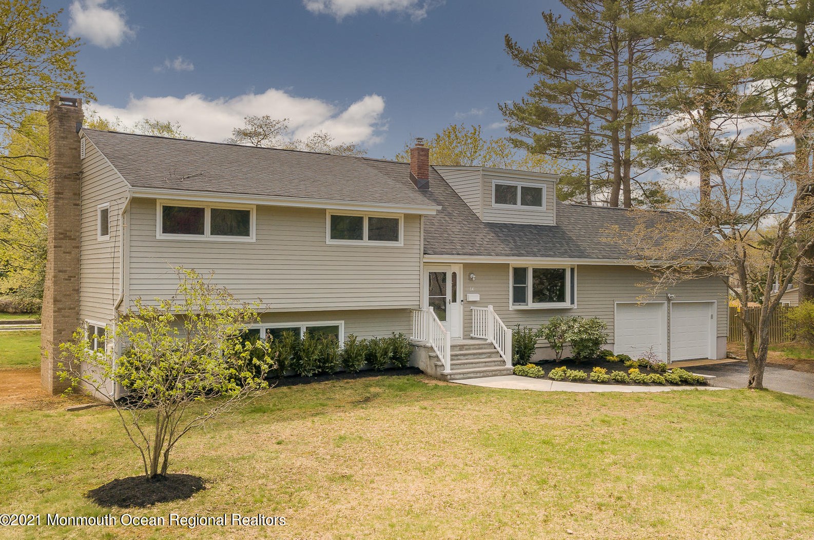 14 Riveredge Rd, Tinton Falls, NJ 07724