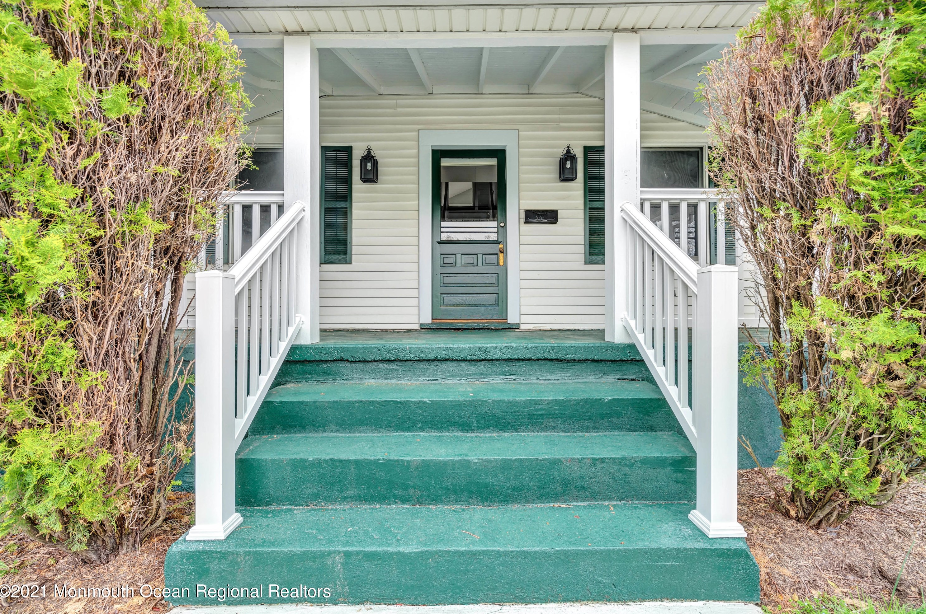 32 Main St, Oceanport, NJ 07757