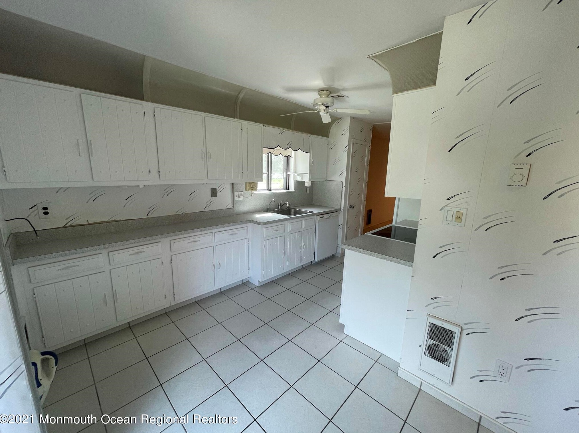 141 Cross Slope Ct, Millstone Township, NJ 07726-5404