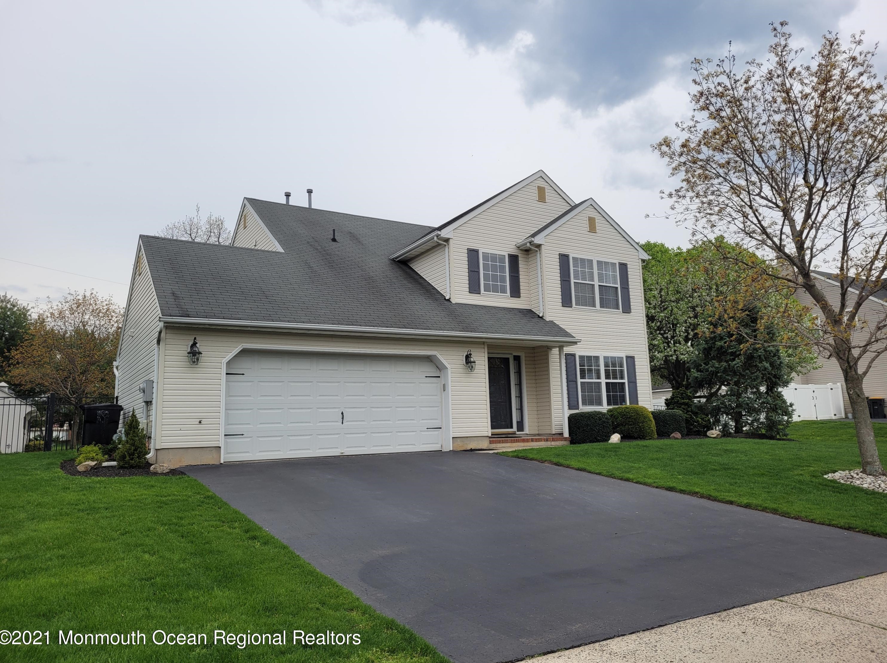 4 Peter Pl, Hazlet, NJ 07730
