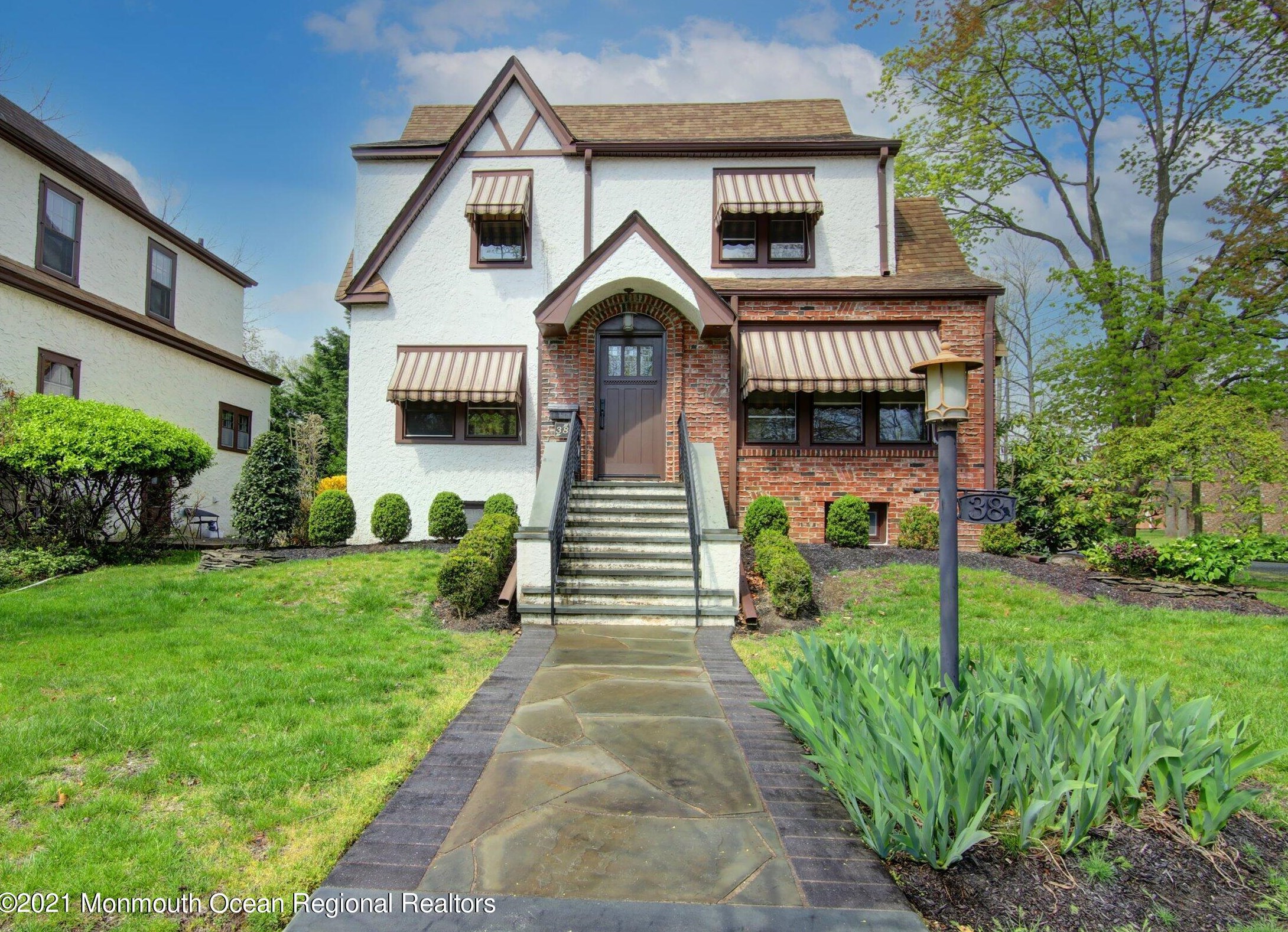 38 Lake Dr, Tinton Falls, NJ 07712