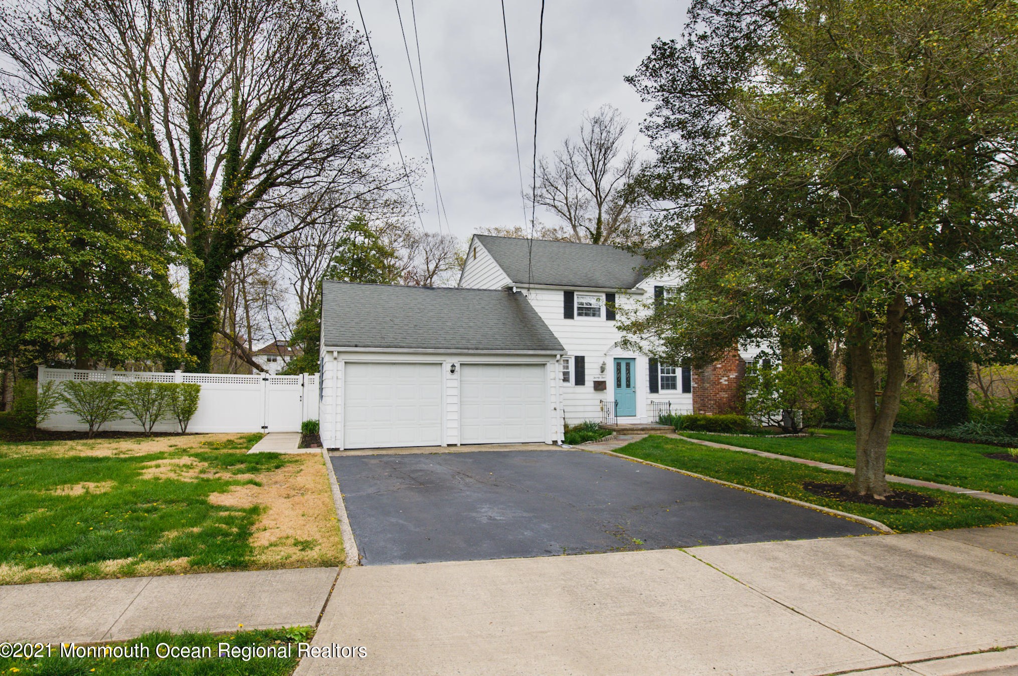 21 Lakeside Dr, Matawan, NJ 07747-3014