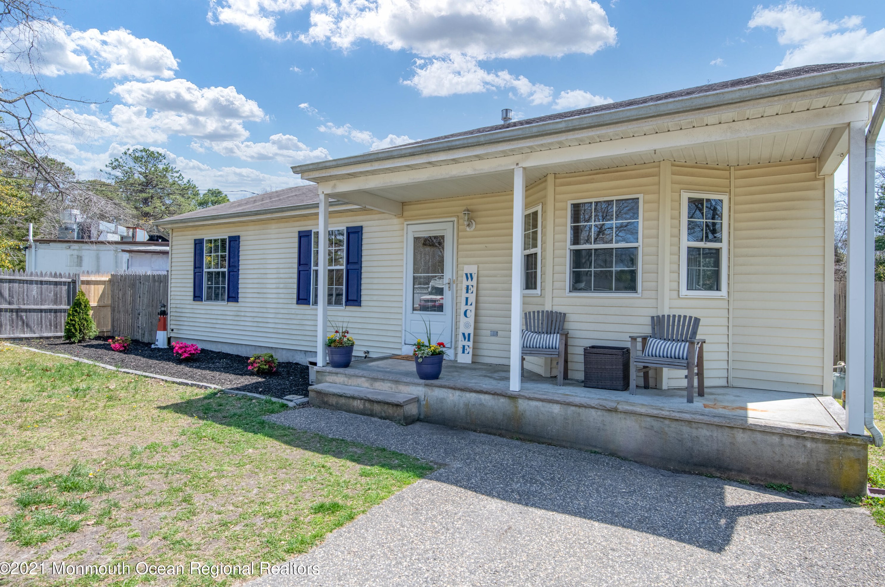67 Willetta Dr, Bricktown, NJ 08723