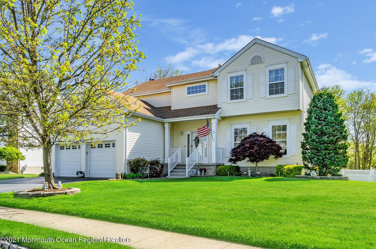 38 Alpine Dr, Morganville, NJ 07751-1276