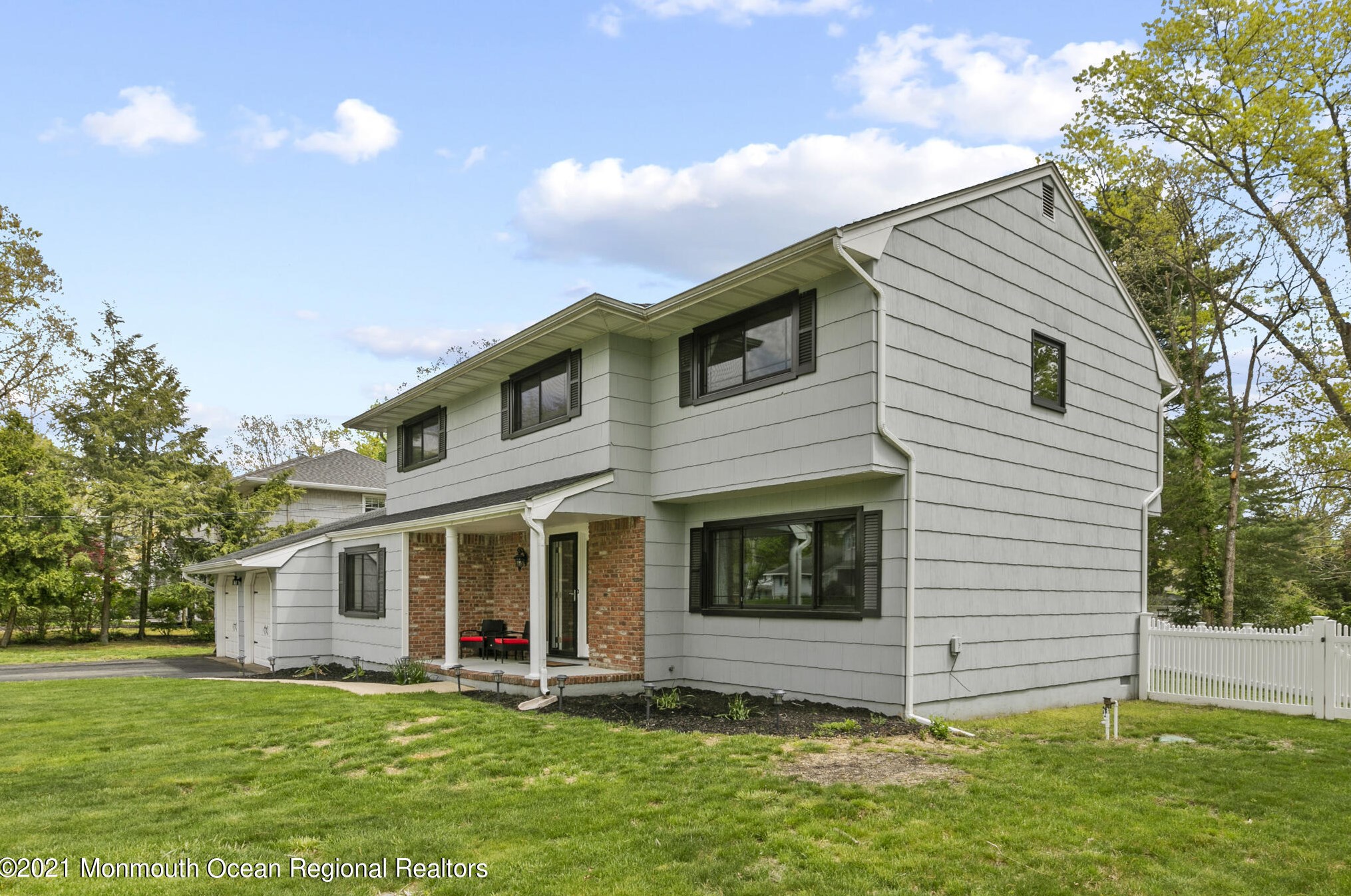 32 Hummingbird Ln, Toms River, NJ 08755-5104