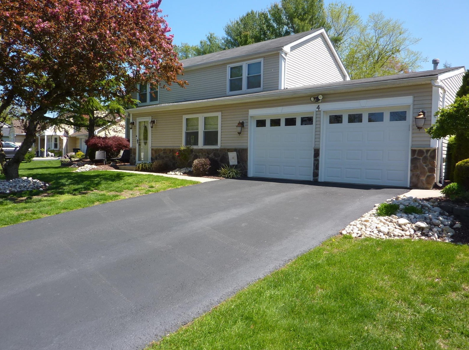 4 Clinton Dr, Millstone Township, NJ 07726-2929