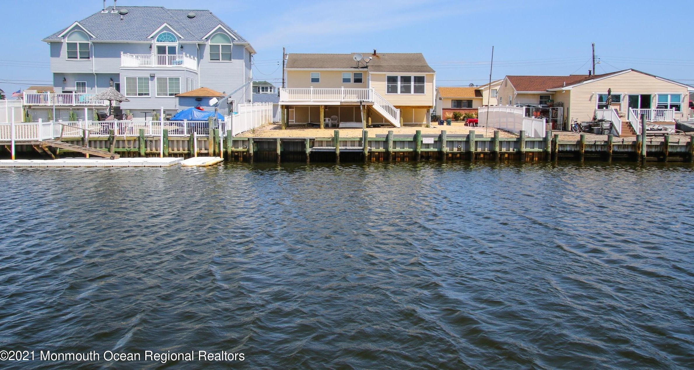 118 Raritan Dr, Tuckerton, NJ 08087-1110