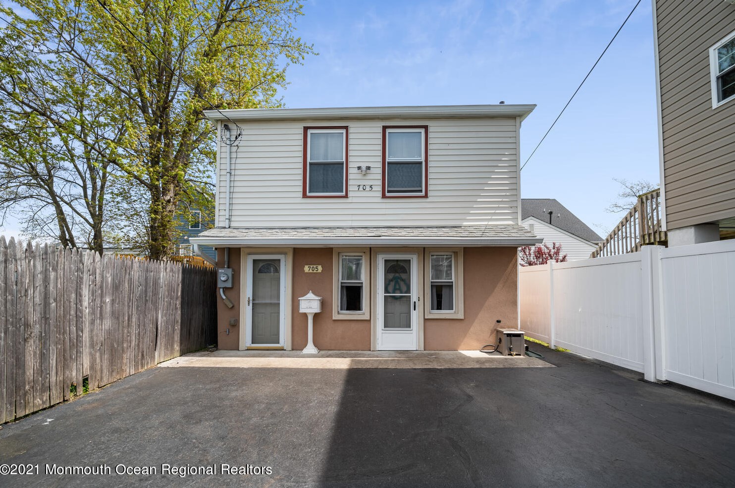 705 Center St, Keyport, NJ 07735