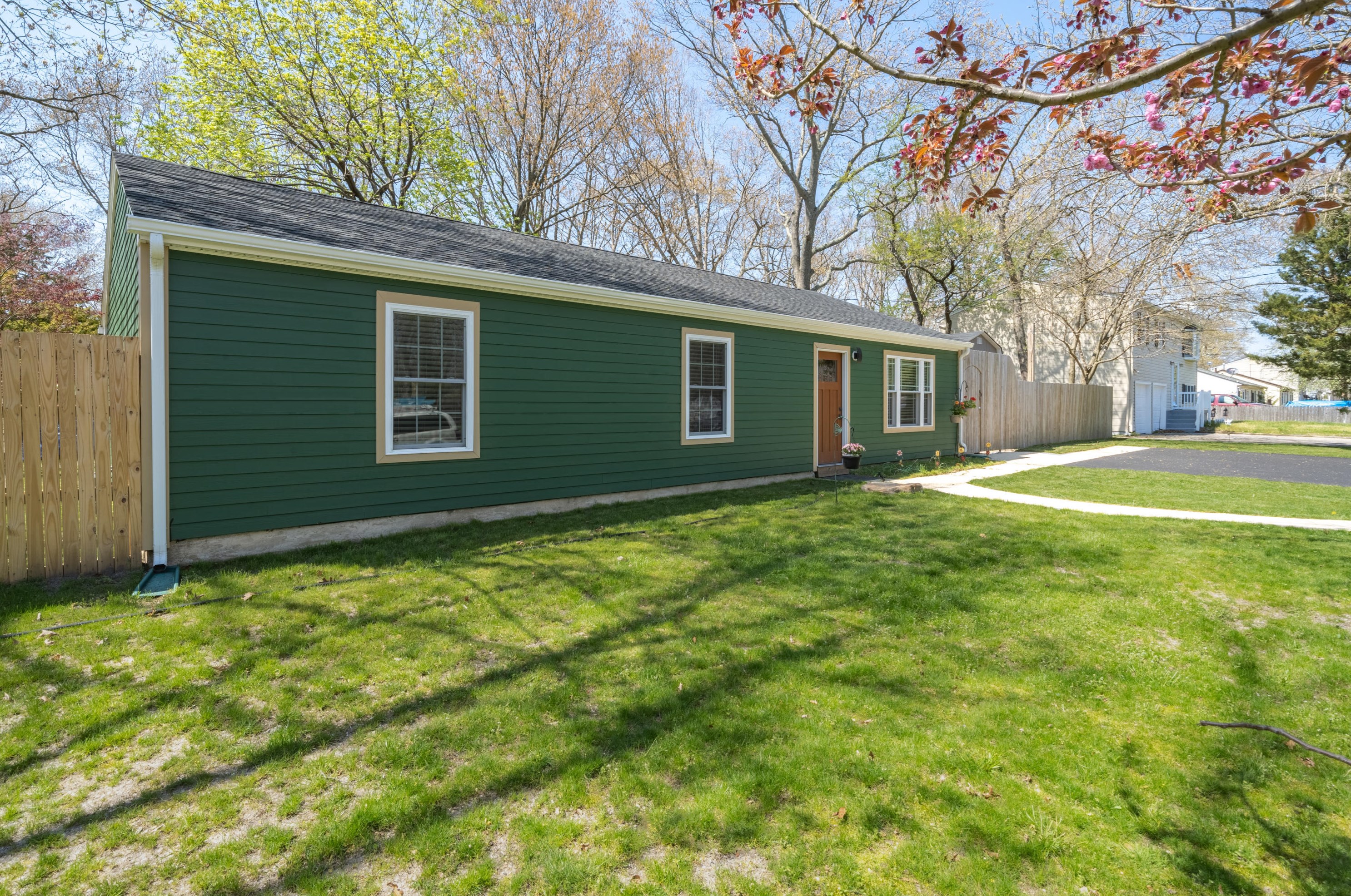 48 Pine Tree Dr, Berkeley Township, NJ 08721