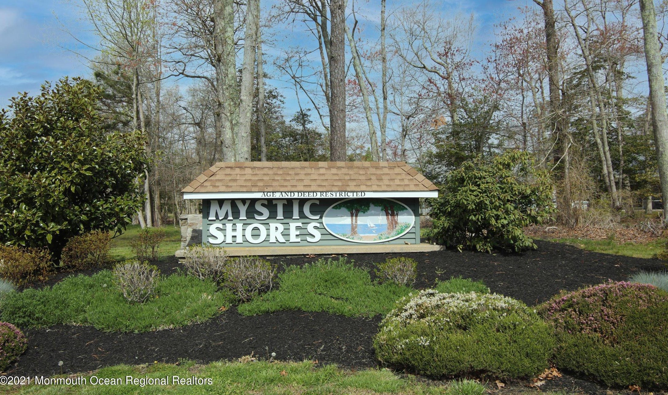 103 Lexington Dr, Tuckerton, NJ 08087-1310
