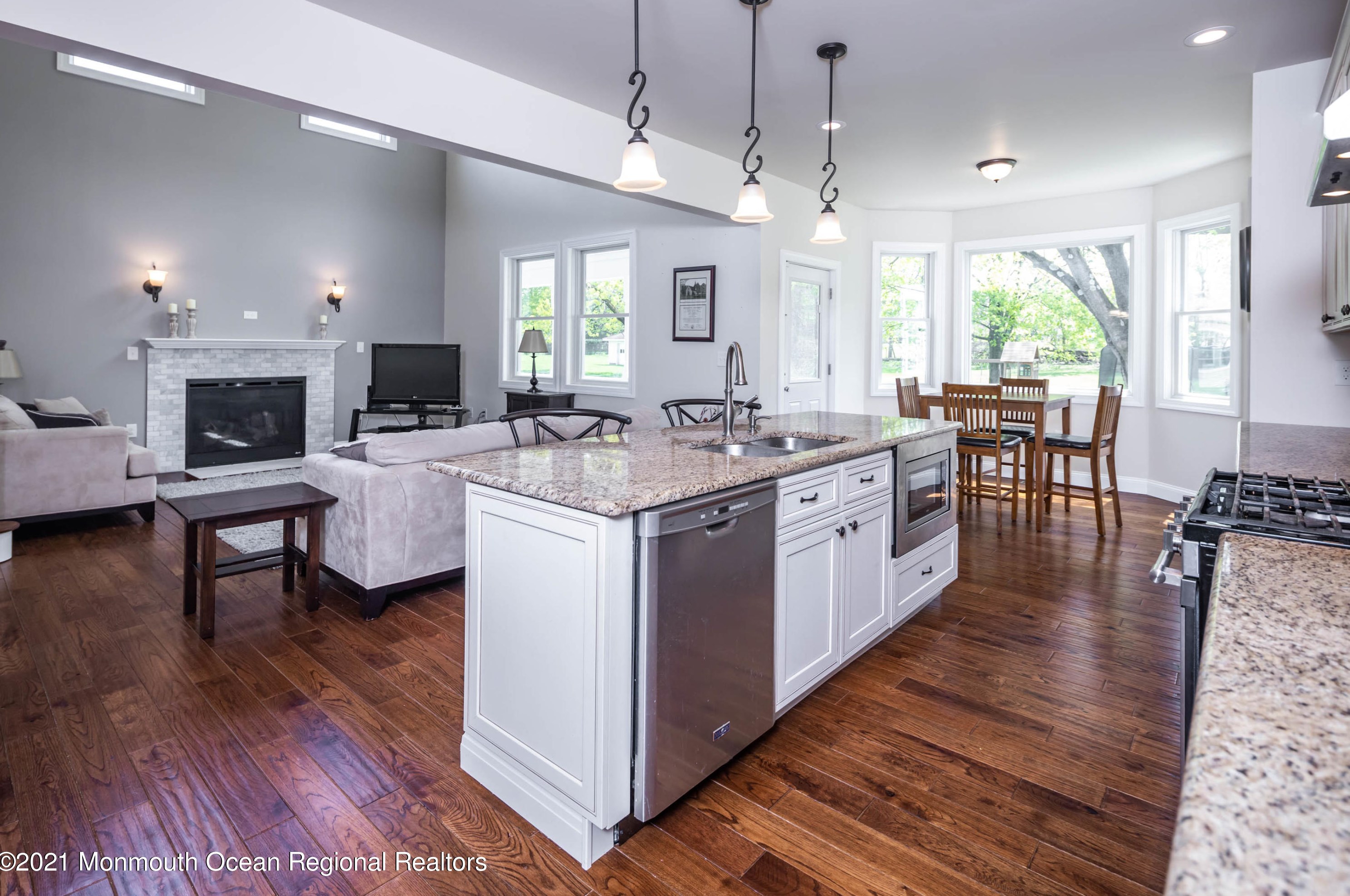 80 Riverdale Ave, Tinton Falls, NJ 07724