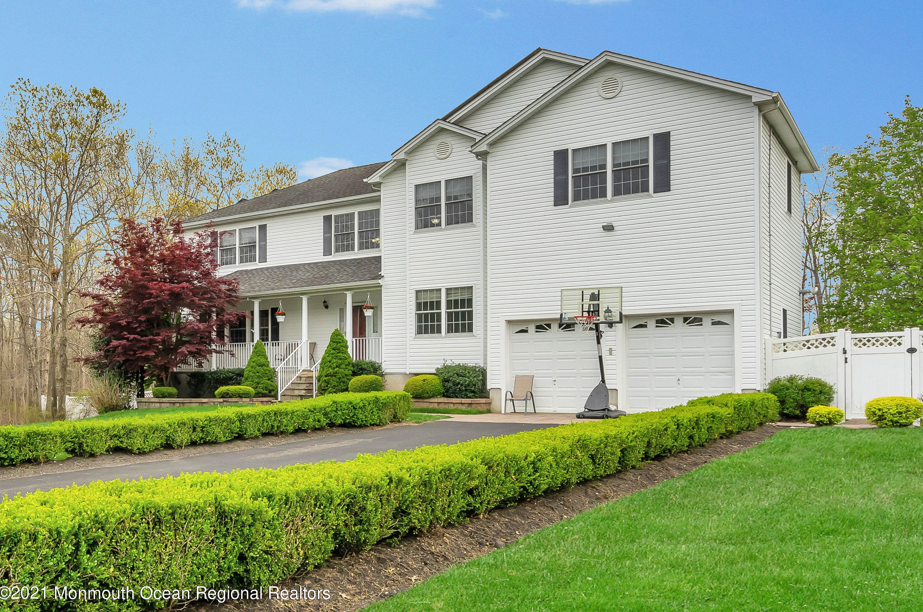 8 Melissa Lee Dr, Jackson Twp, NJ 08527