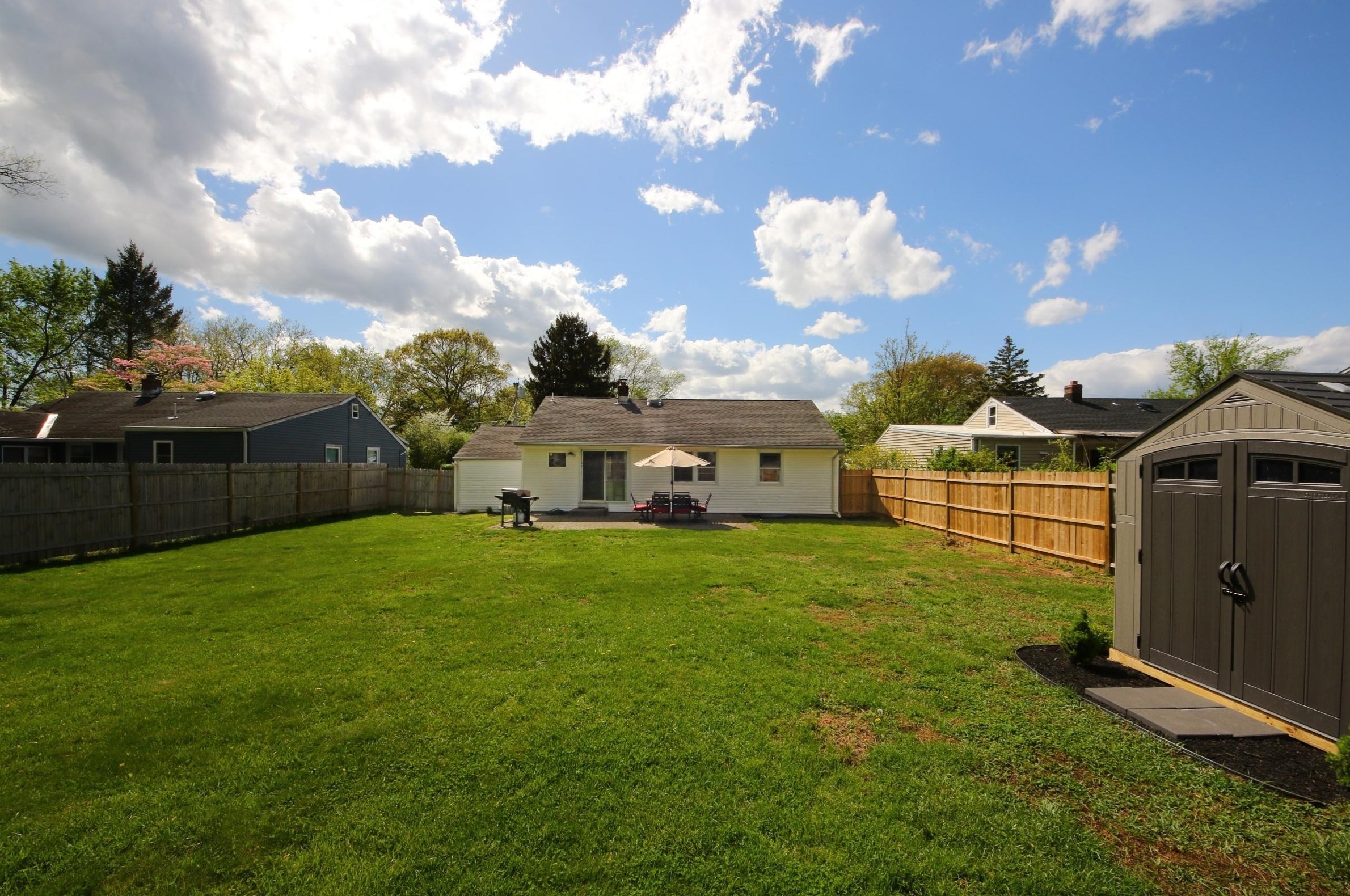 605 Turner Dr, Belford NJ  07718-1138 exterior