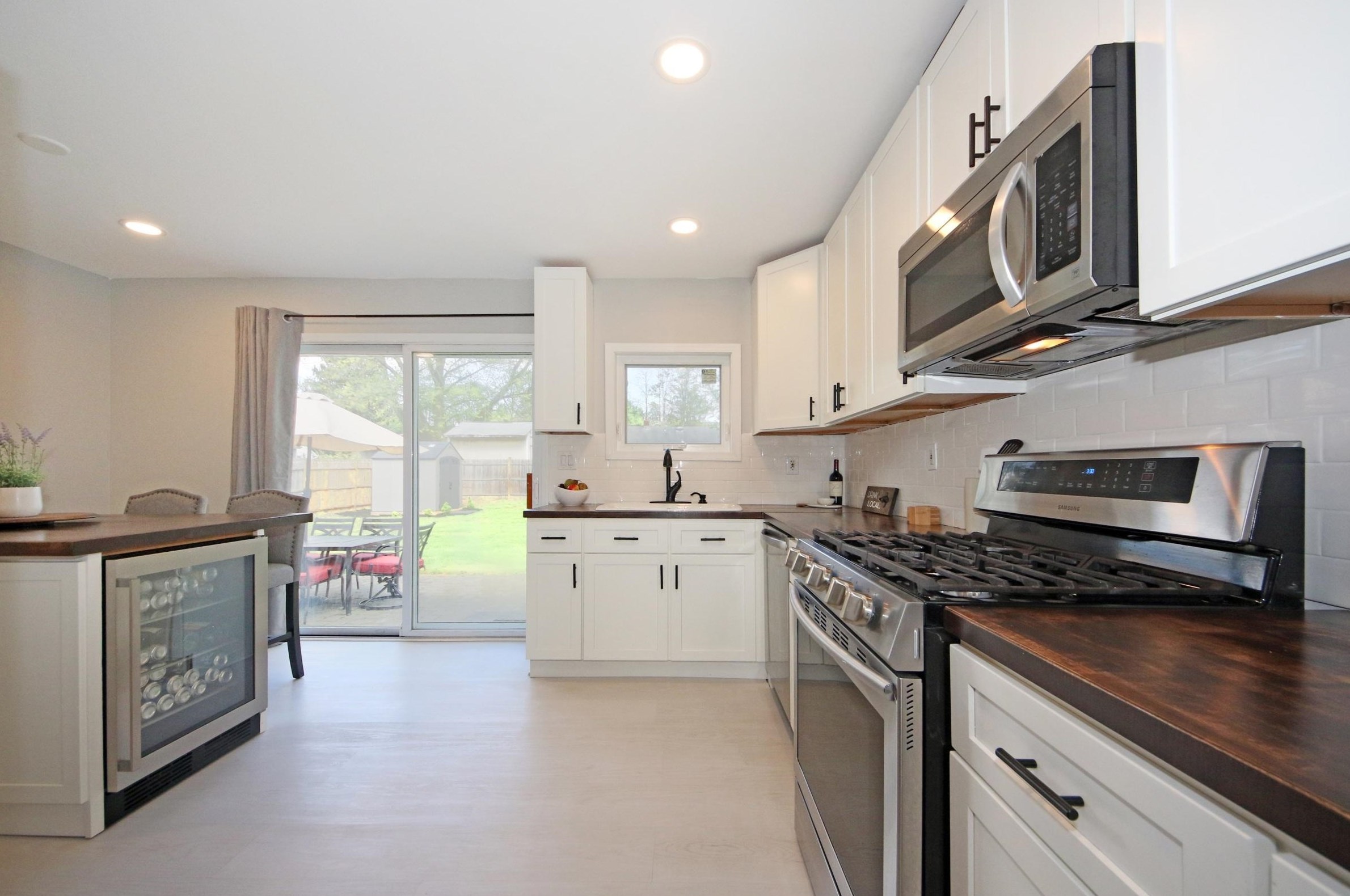 605 Turner Dr, Belford NJ  07718-1138 exterior